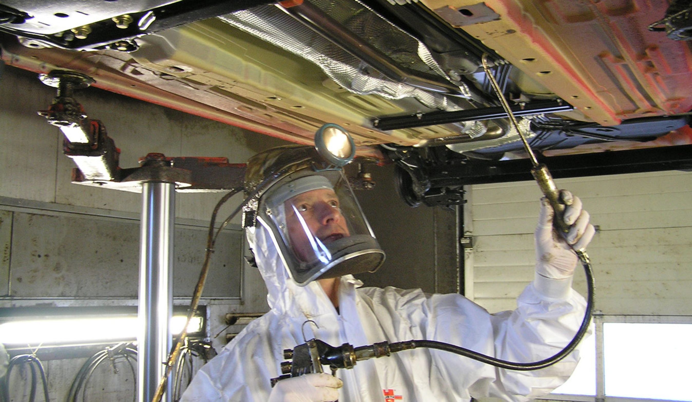 Bilen skal rustbeskyttes fra ny