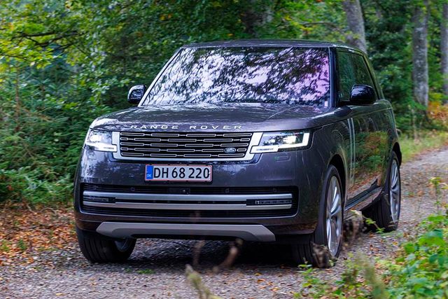 Schuller Range Rover Range Rover excellerer på vej og i mudder. Læs testen nu | FDM