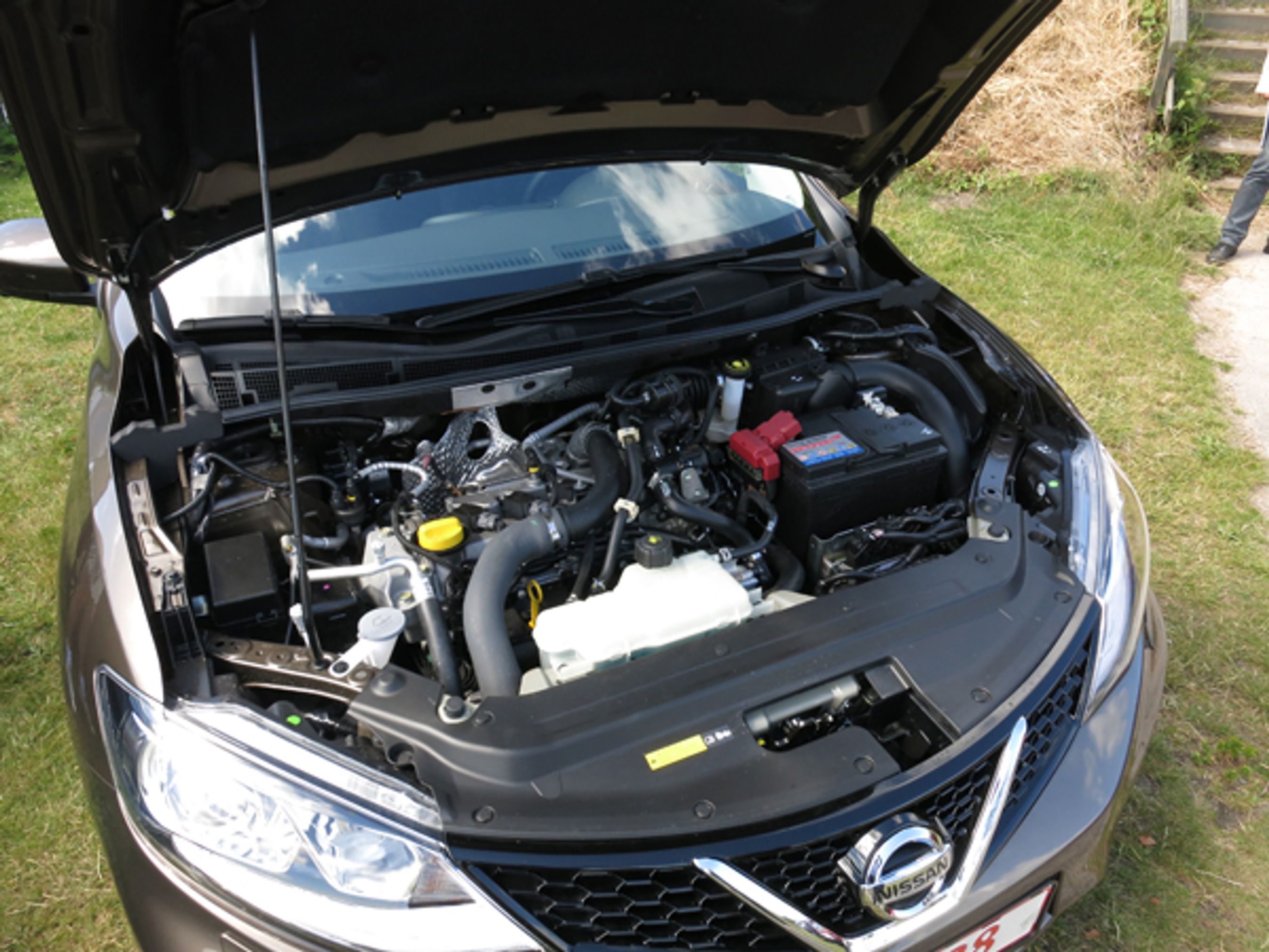 Mindste motor er denne firecylindrede 1.2-liter turbomotor med 115 hk. den kan køre næsten 20 km pr. liter.