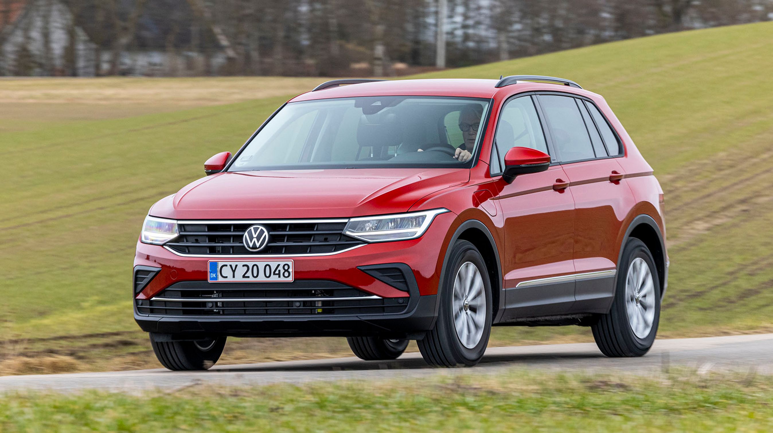 De udvendige linjer er rene – nogle vil sige kedelige – men Tiguan virker som en helstøbt bil fyldt med gode, brugbare løsninger.