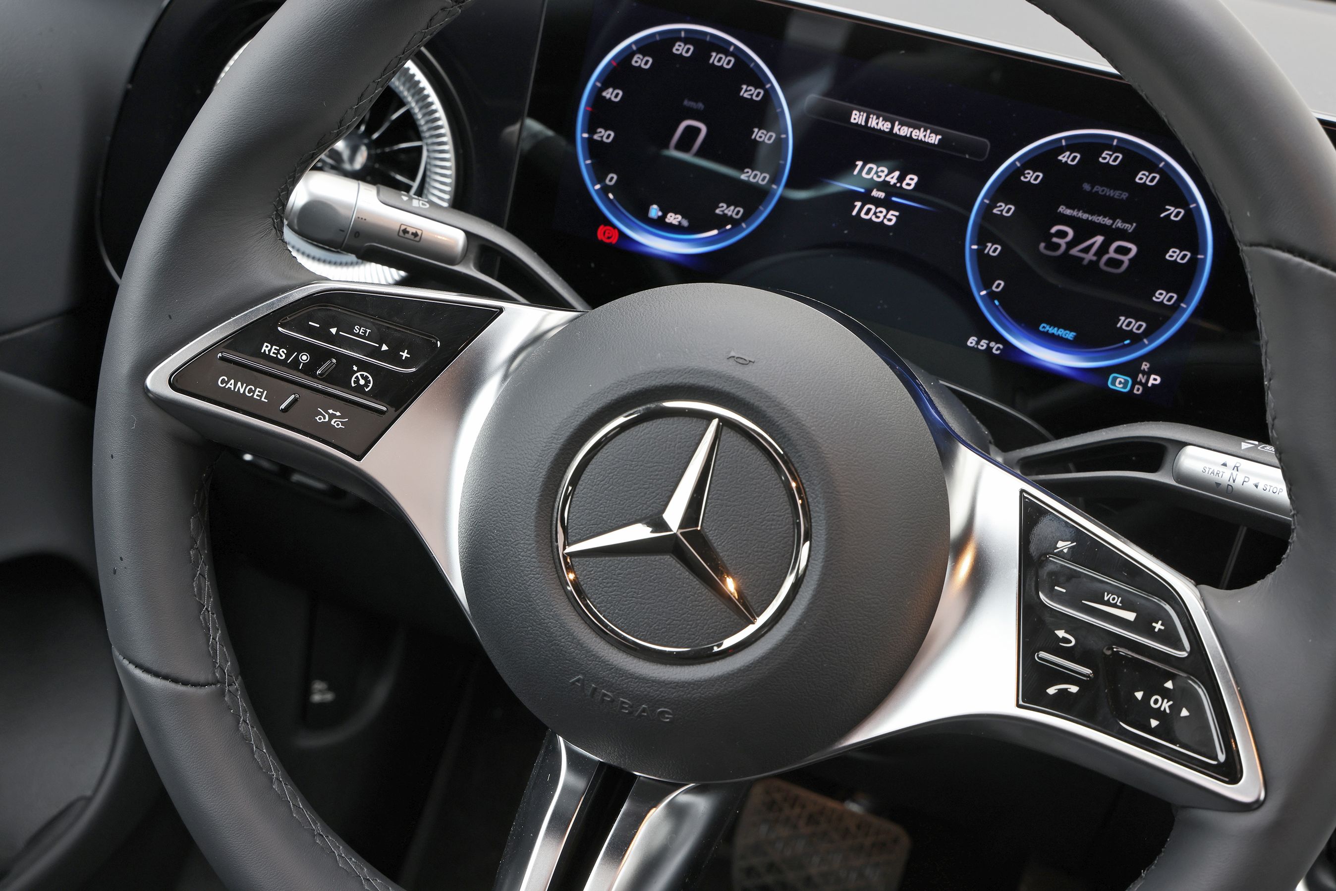 Knapper på rattet i en Mercedes-Benz CLA200