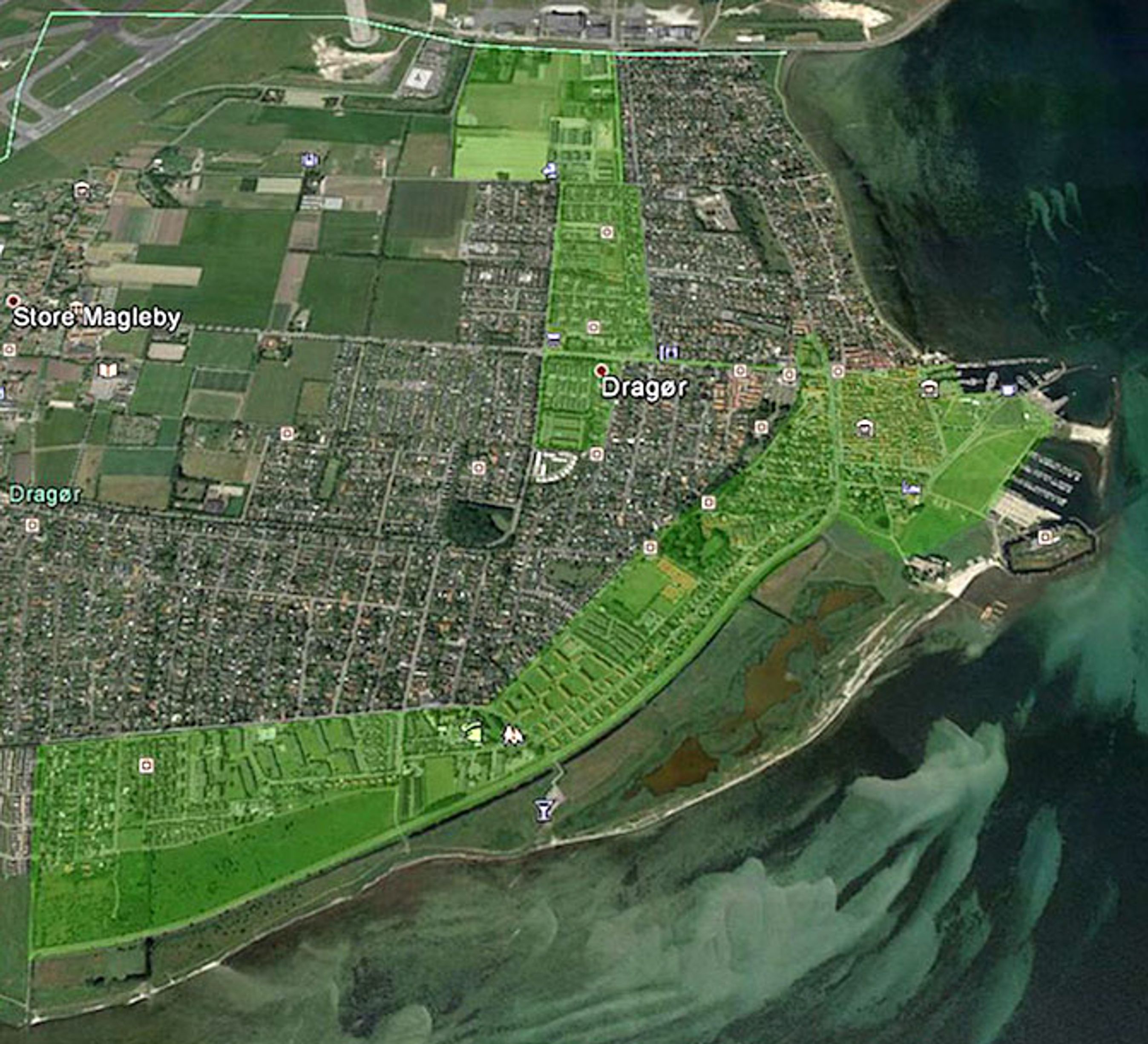 De to lysegrønne områder i Dragør er nu med i Drive Nows hjemmezone. Bilerne kan dog ikke lades op i området, da Eon - som Drive Now benytter - tilsyneladende ikke har én eneste lader i området, trods oplysninger fra Drive Now om det modsatte.