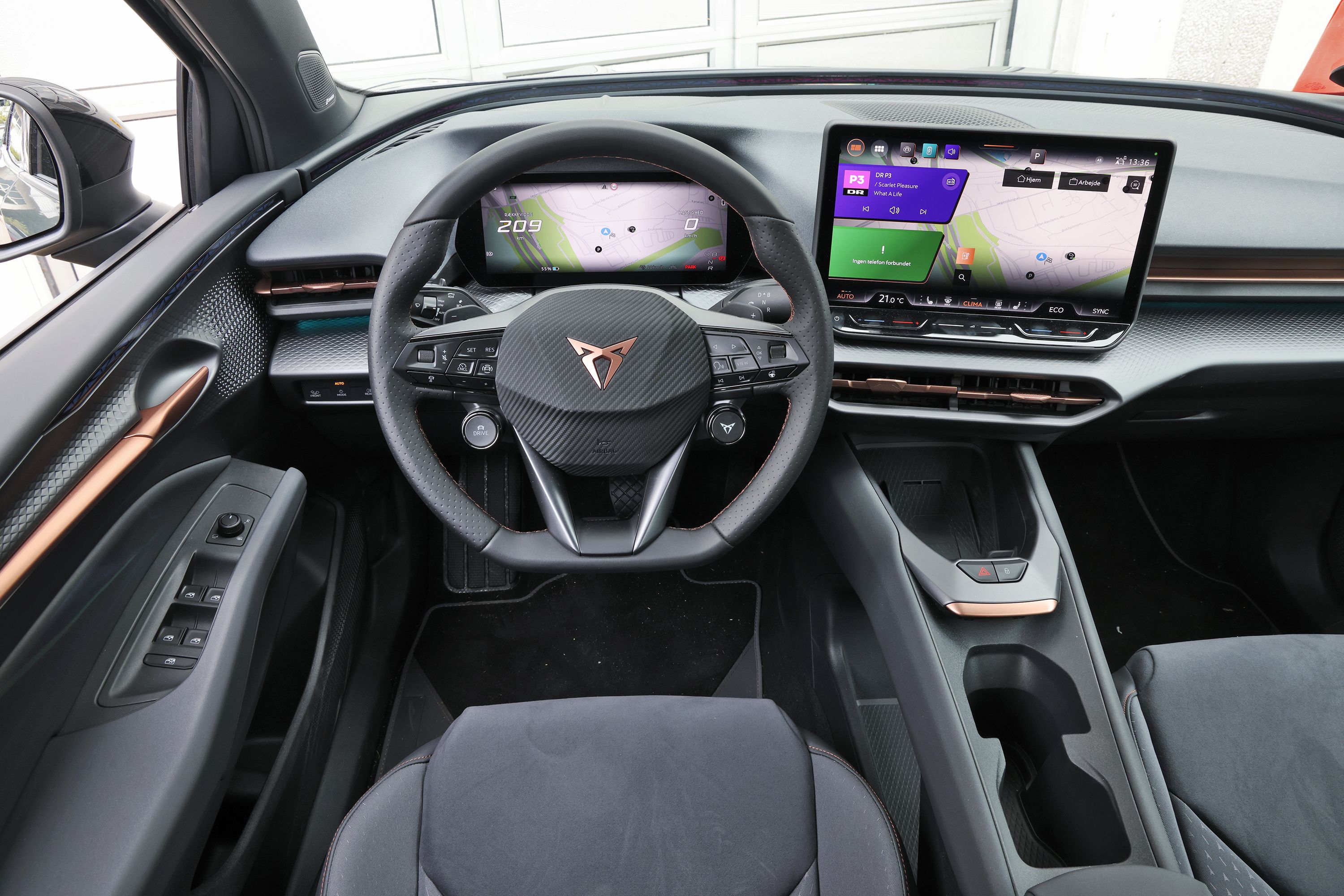 Kabinen i en Cupra Raval Endurance fra 2026. 