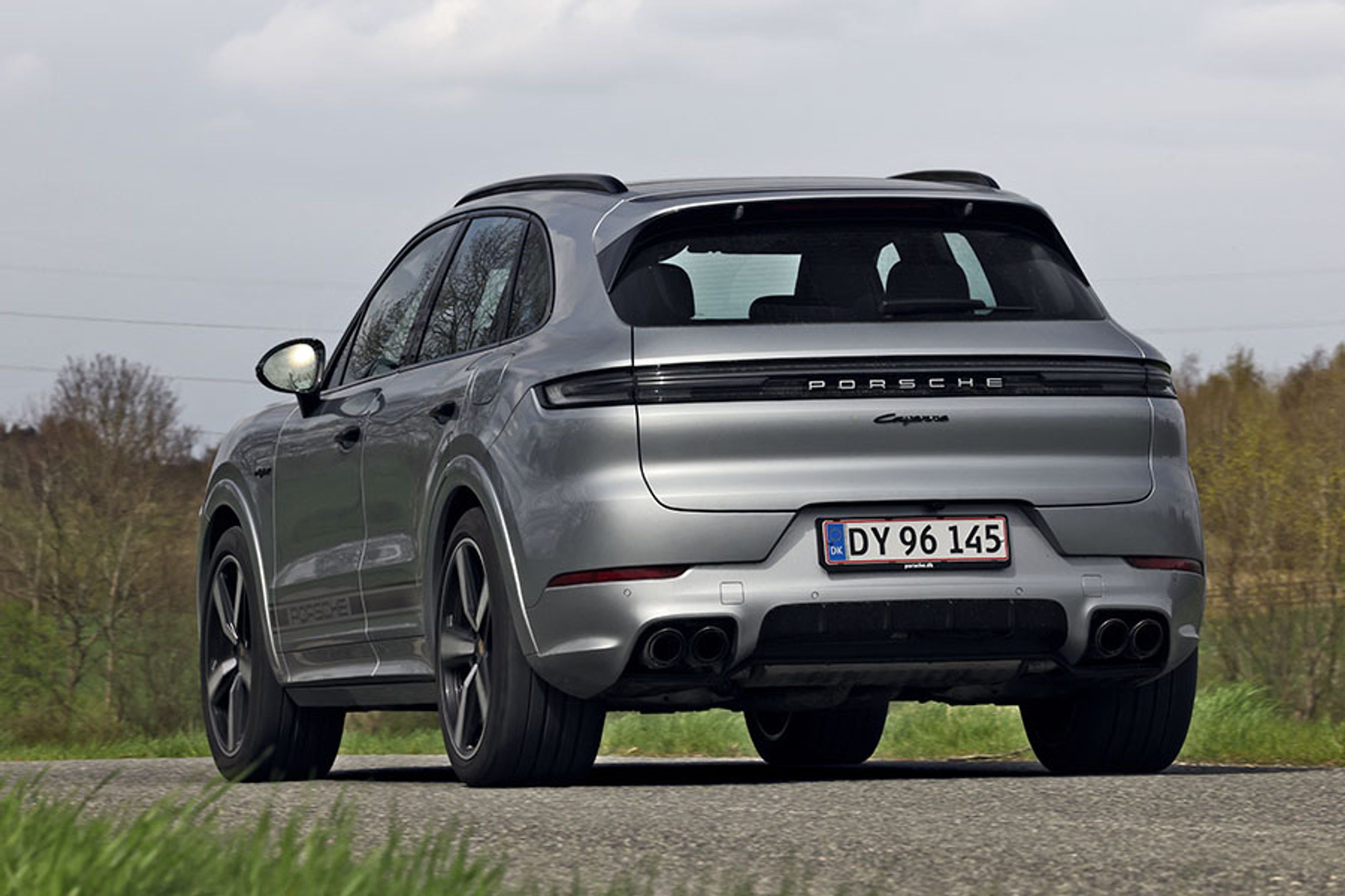 Porsche Cayenne set bagfra