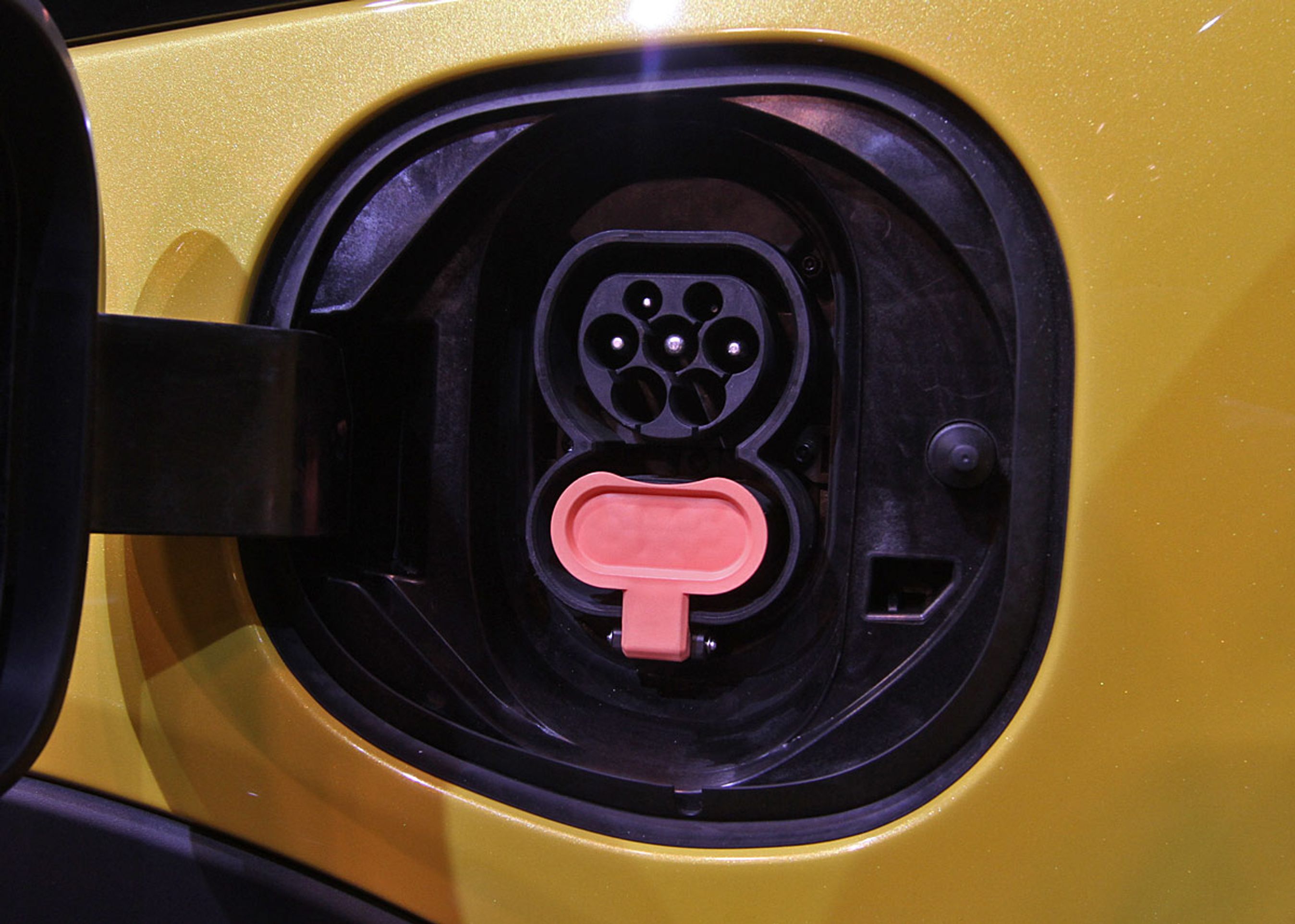 Ampera-e kan hurtiglades med 50 kW jævnstrøm.