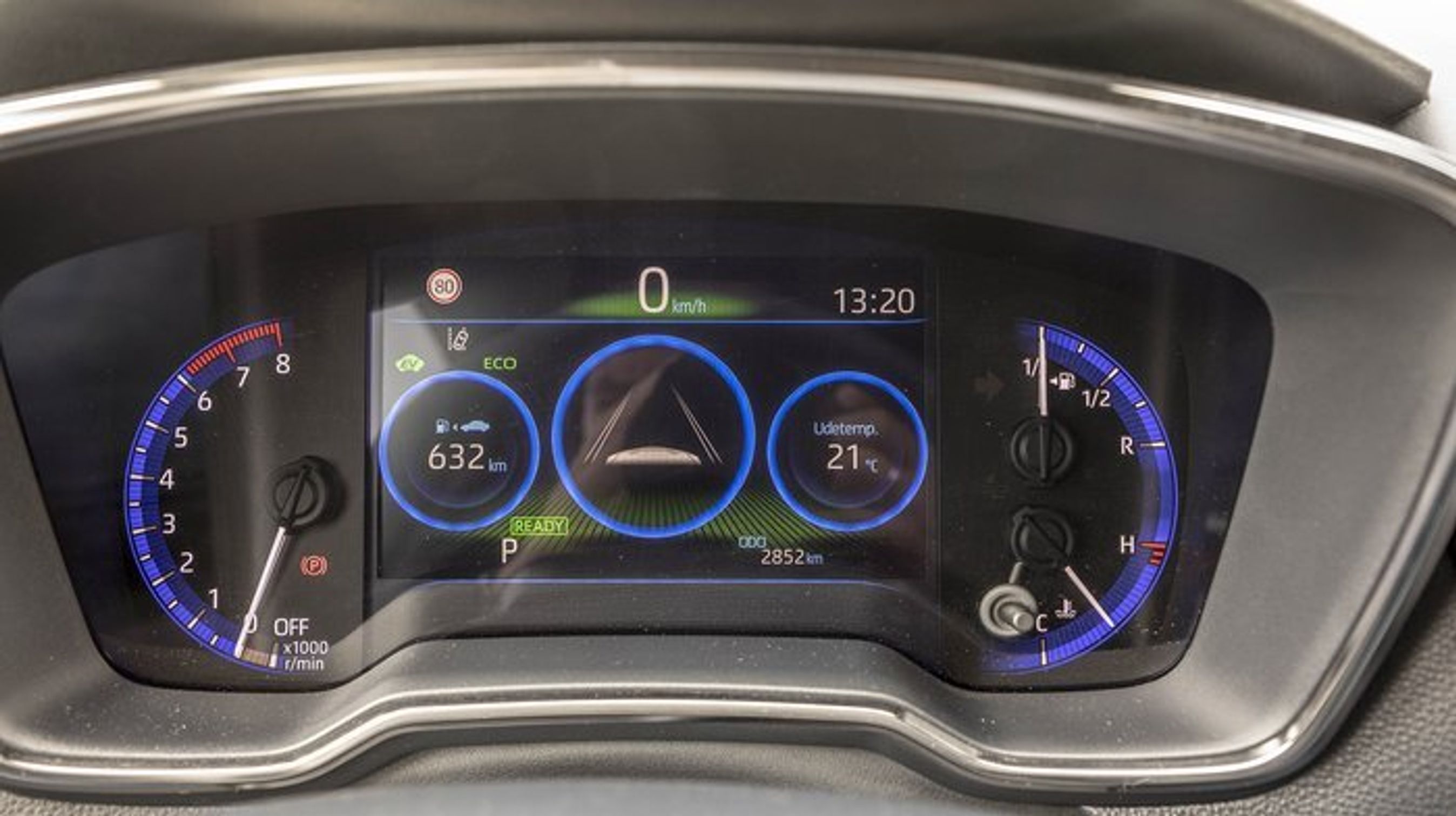 Toyota Corolla Hybrid instrumenthus