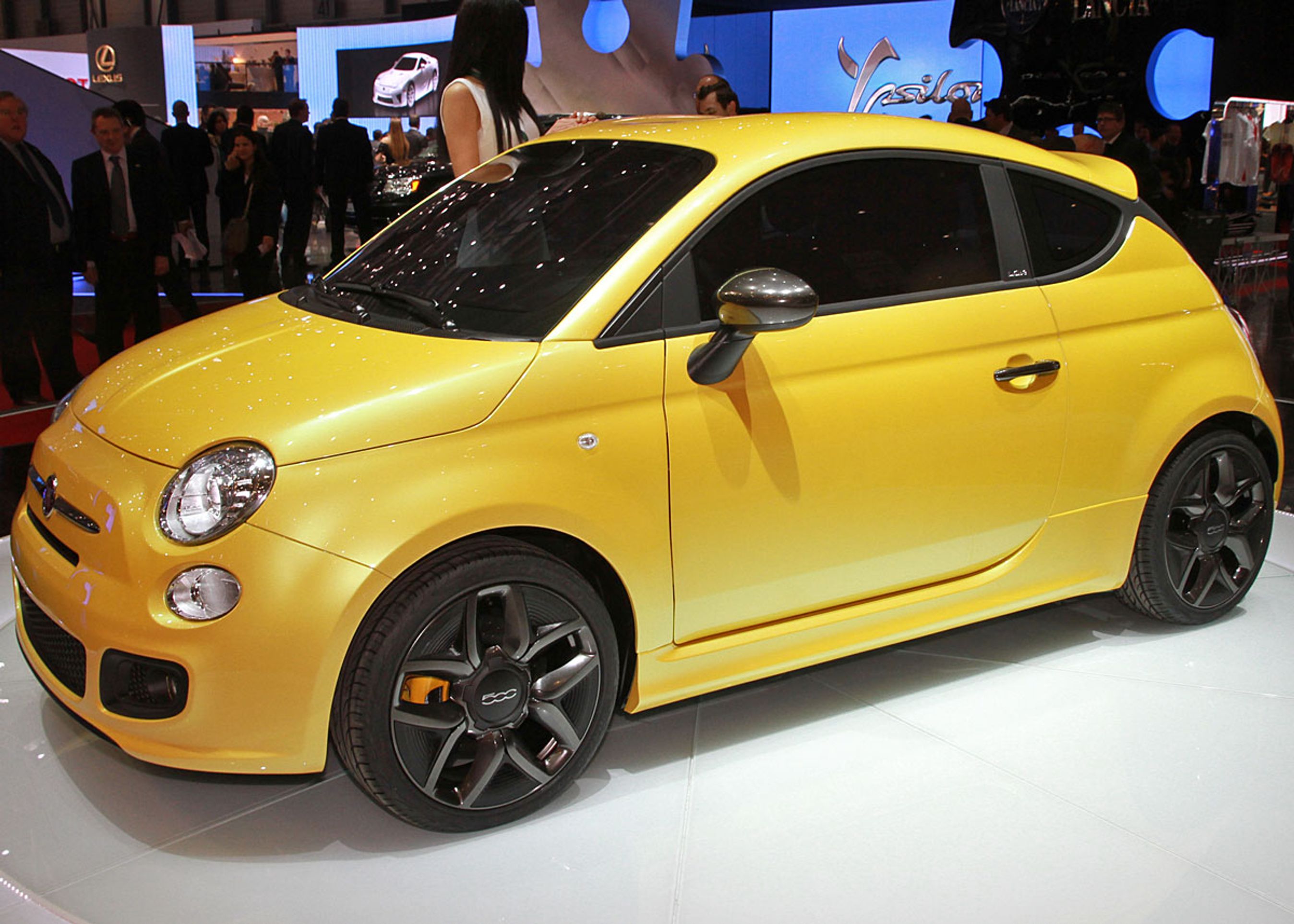 Designhuset Zagato og Fiats egen designafdeling har arbejdet sammen om Zagato-coupéen. Men selv om Fiat lægger navn til og udstiller bilen på sin egen stand, er der tilsyne-ladende ingen produktionsplaner.