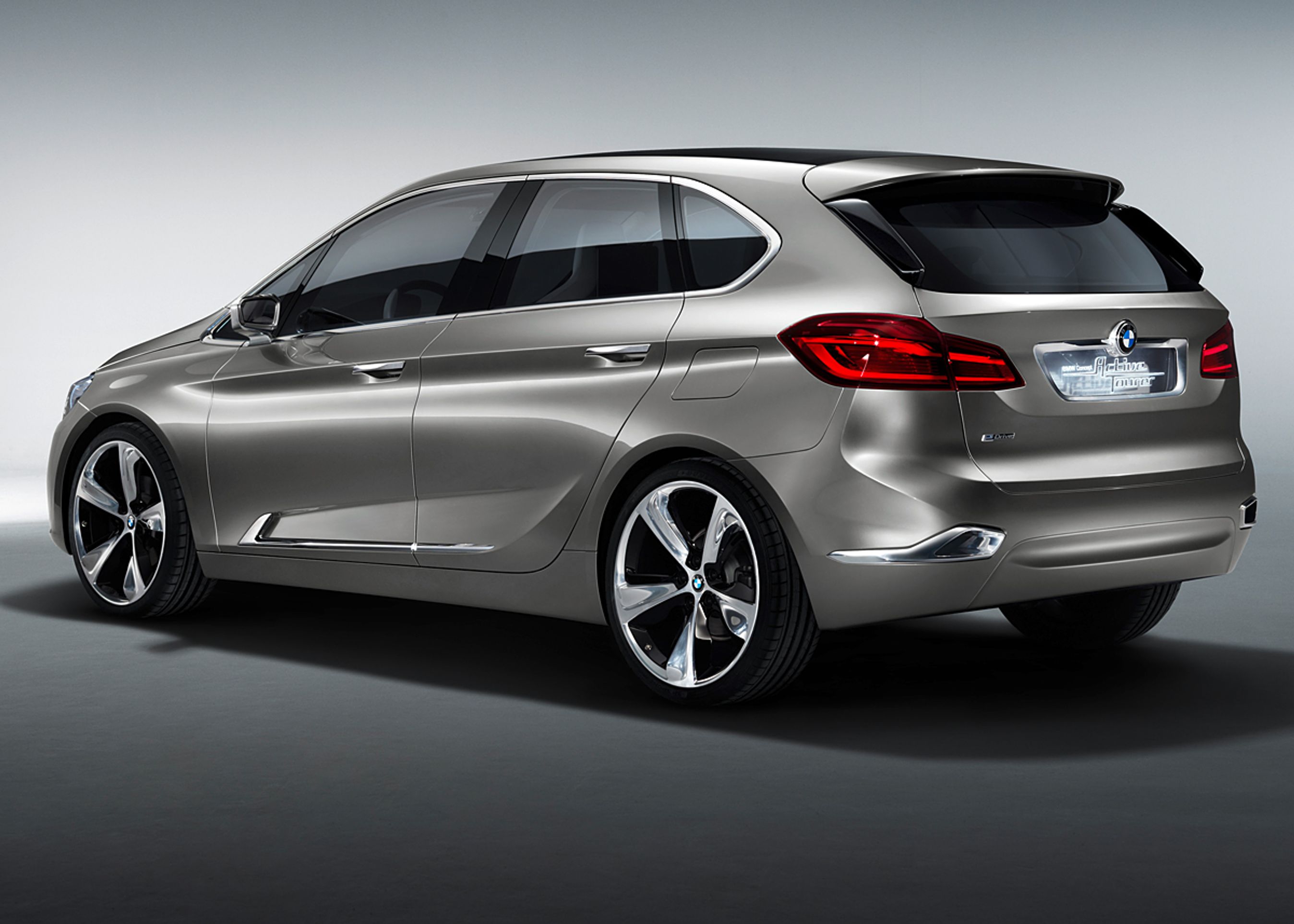 Active Tourer er en høj, femdørs bil.