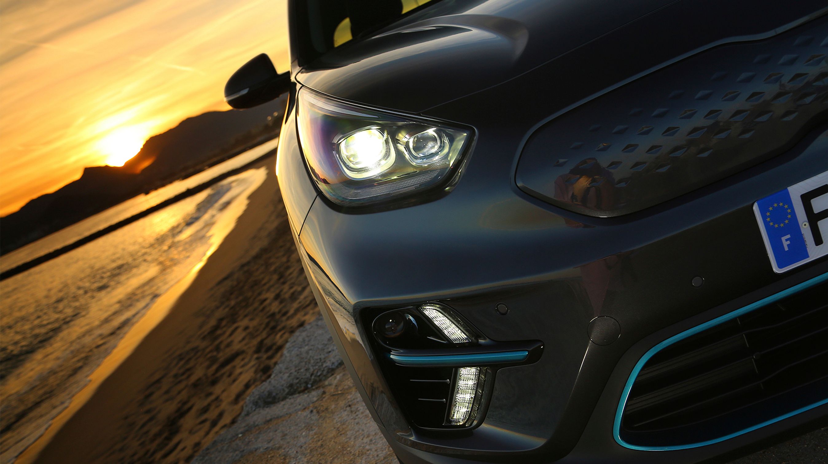 Alle udgaver af Kia e-Niro har LED-lys både for og bag og ved de lave kørelyslygter.