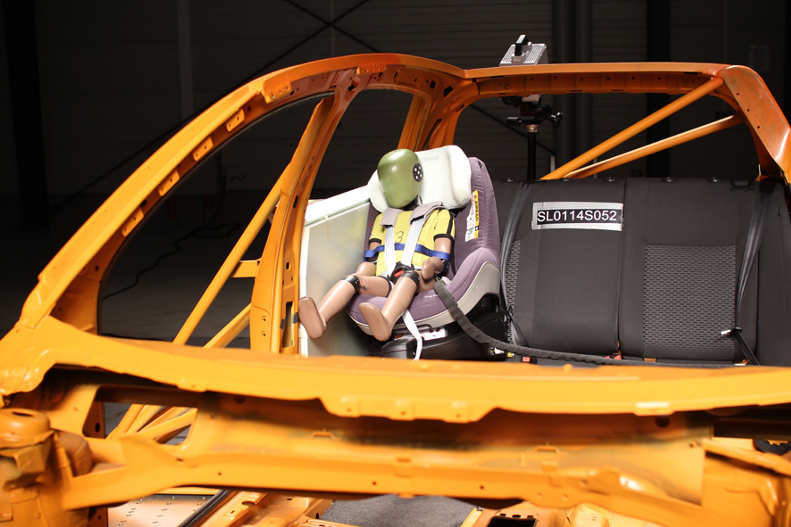 FDM og de europæiske bilklubber har for første gang testet en i-Size godkendt stol