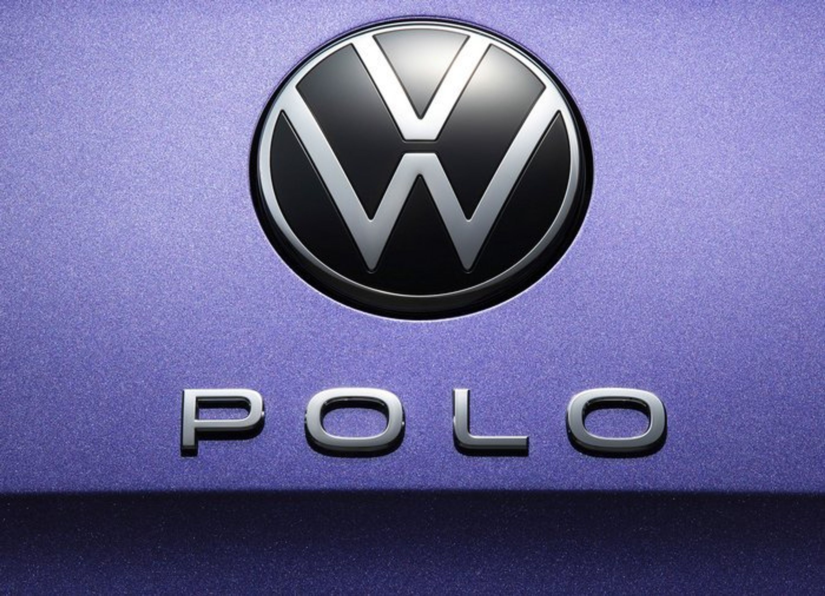 Som på andre nye VW-modeller - og en del nye biler i det hele taget - står modelnavnet nu tydeligt midt på bagklappen.