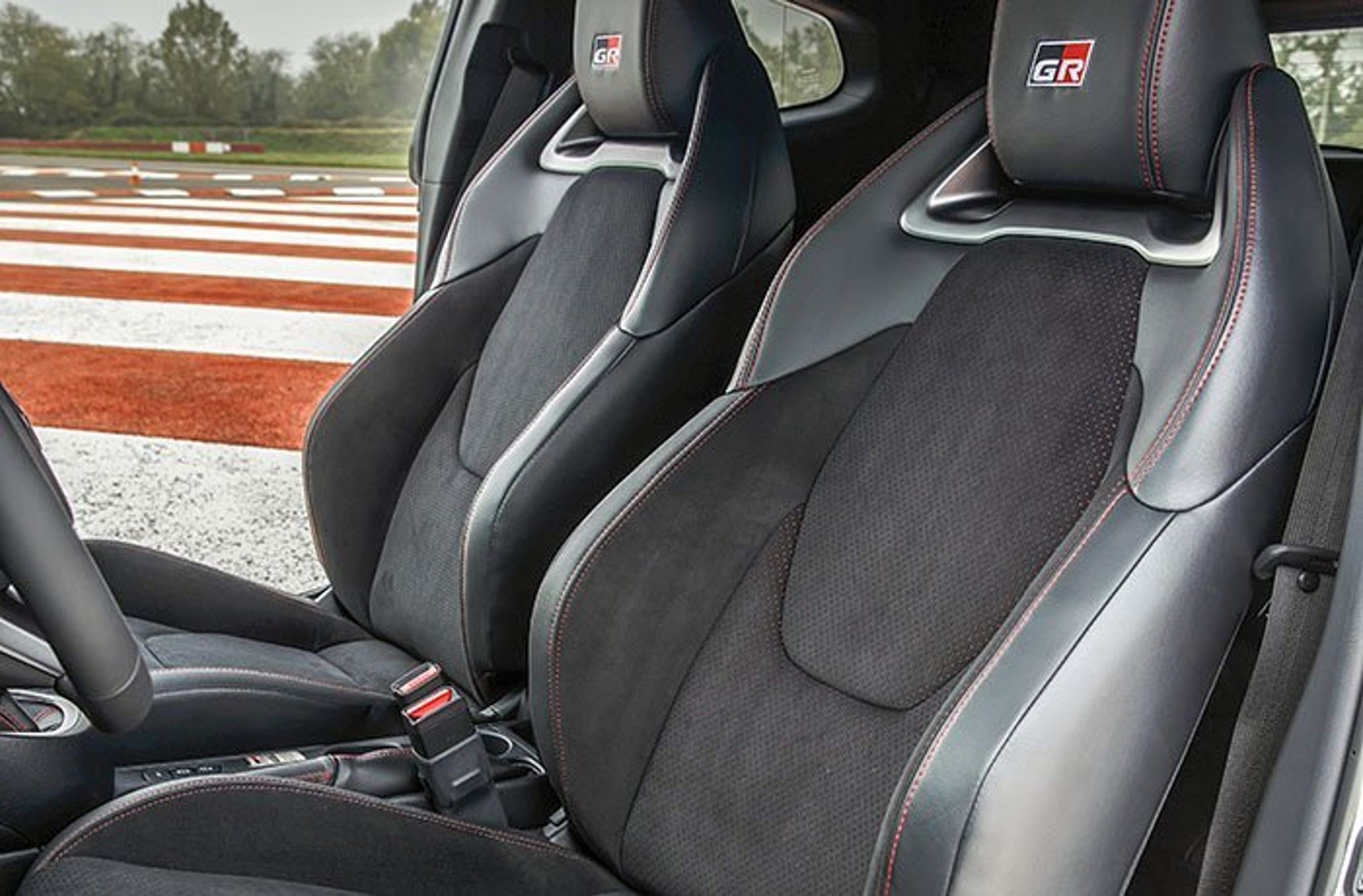 Toyota GR Yaris sæder