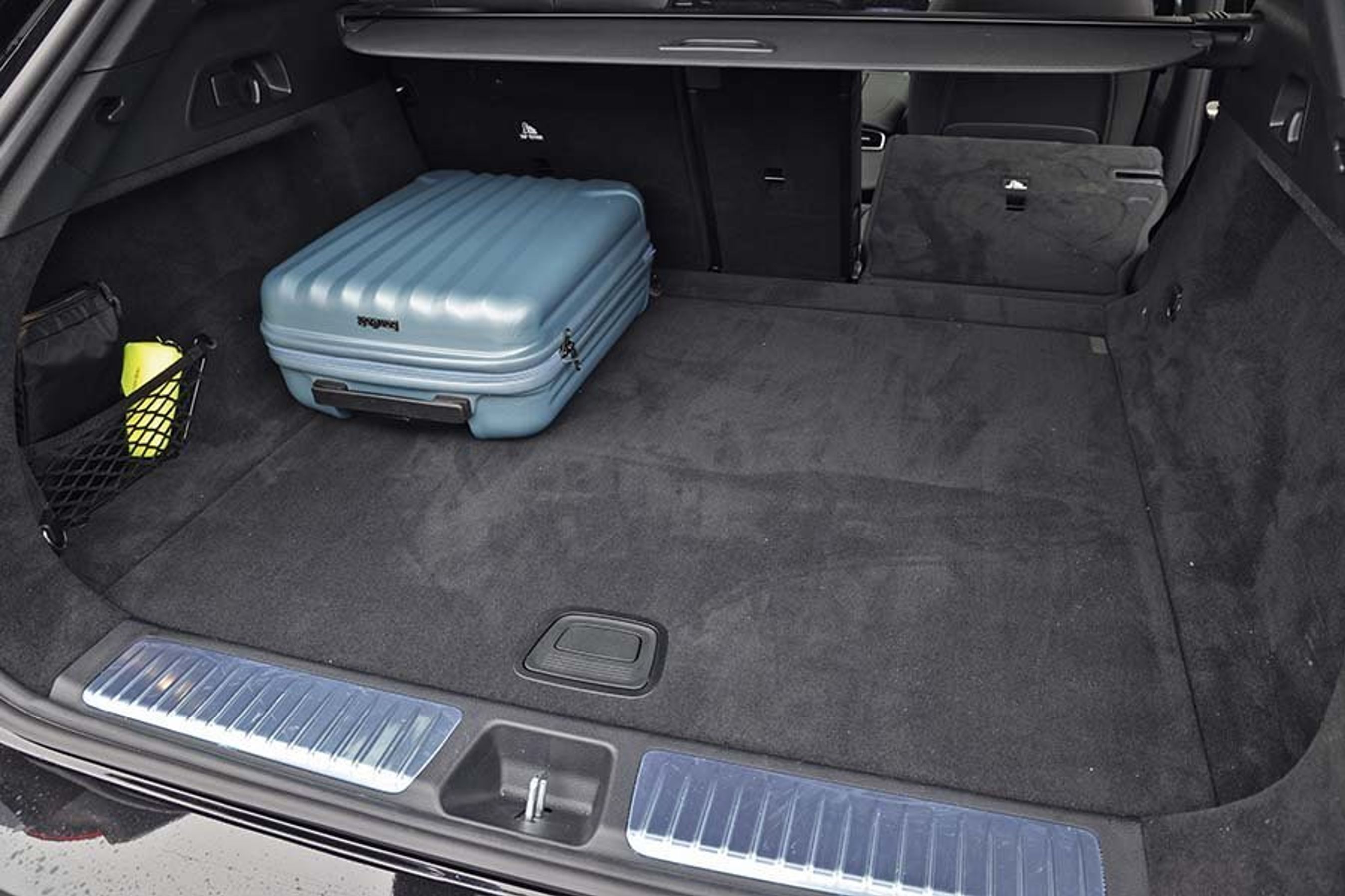 Bagagerummet i en Mercedes EQE SUV