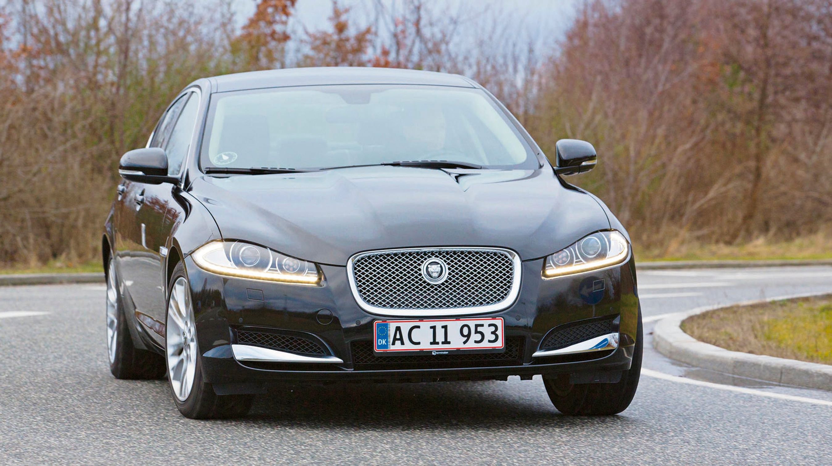 Jaguar XF forfra