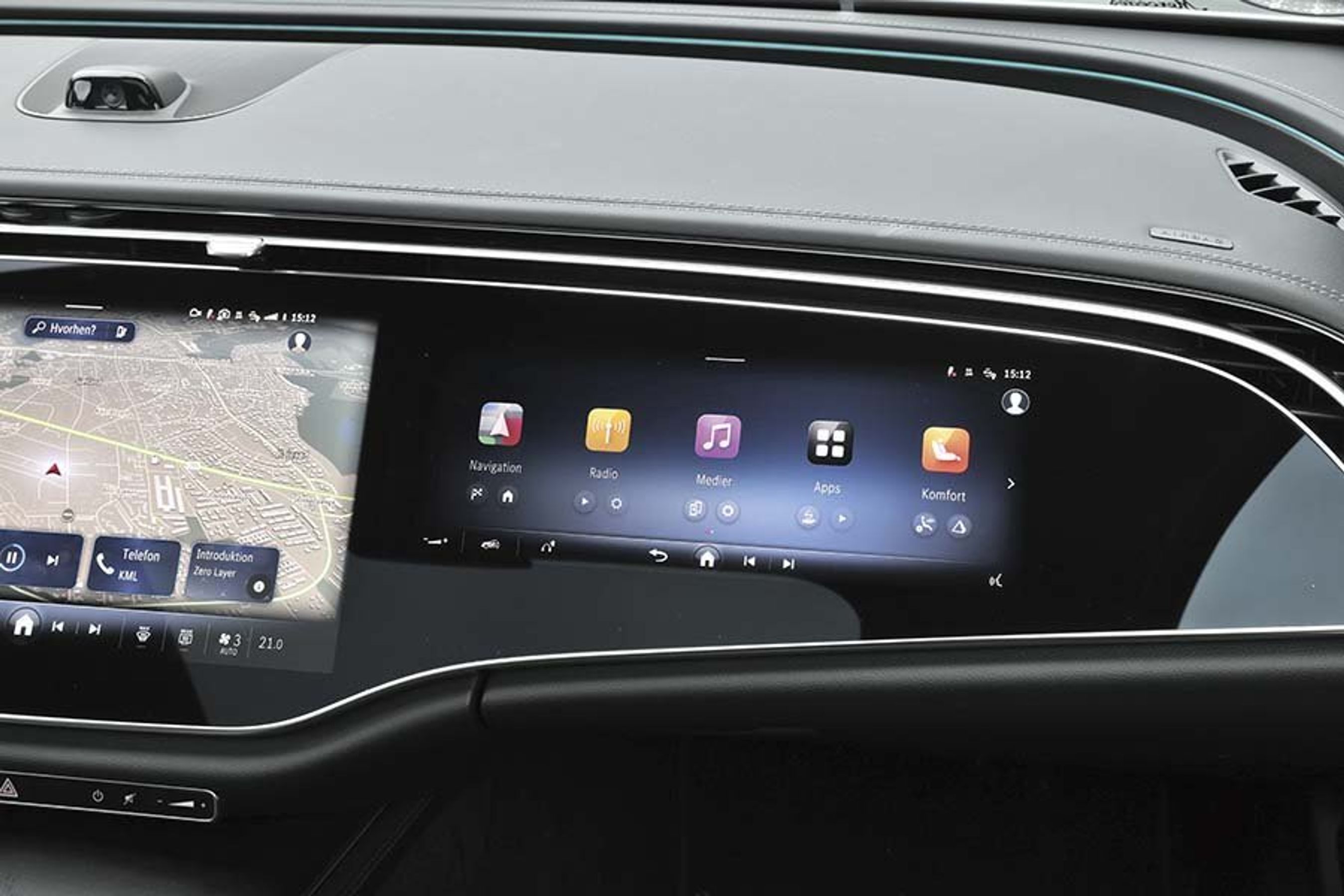 Skærm i passagersiden i en Mercedes E-klasse