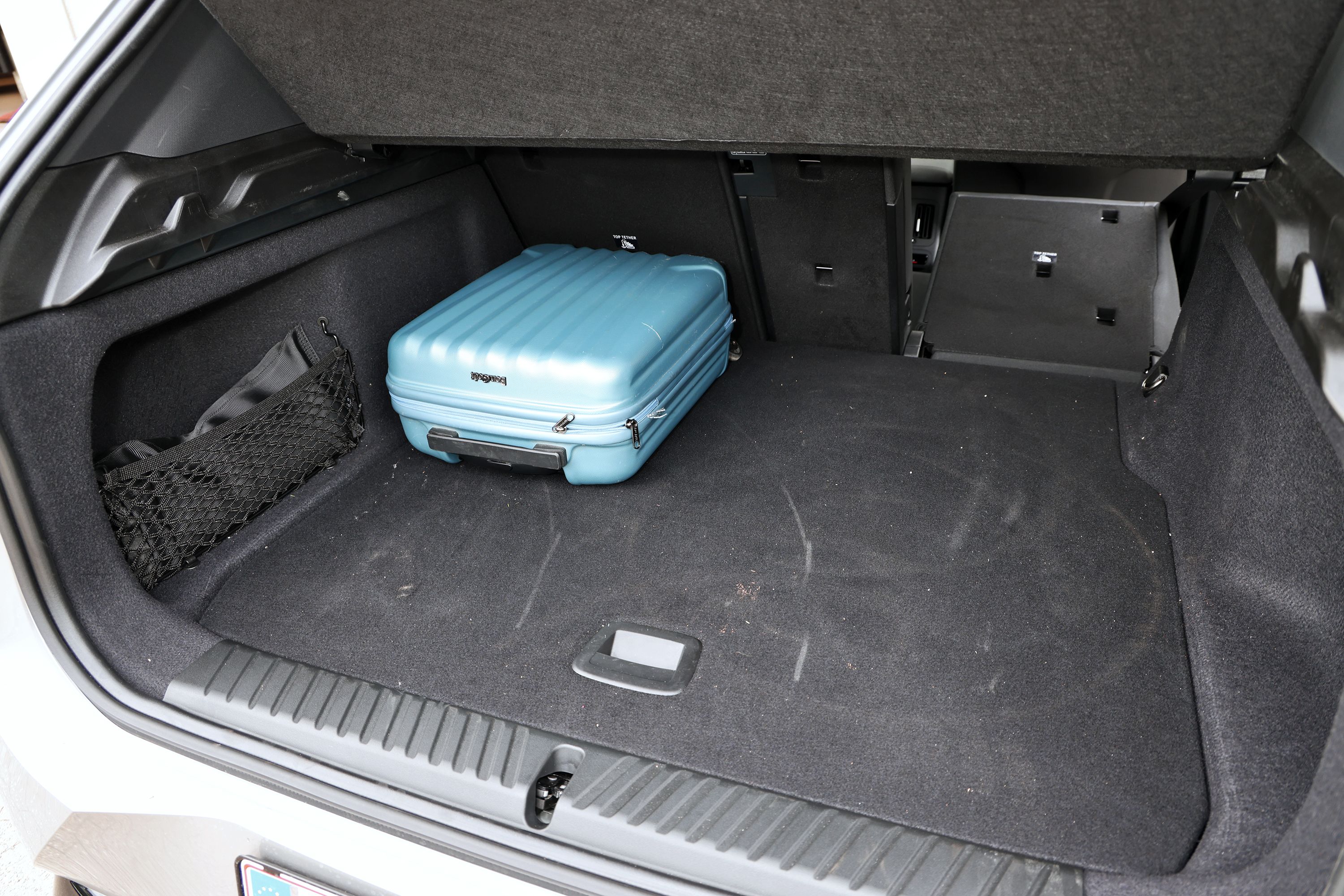 Bagagerum i BMW iX3 50 xDrive fra 2026. 