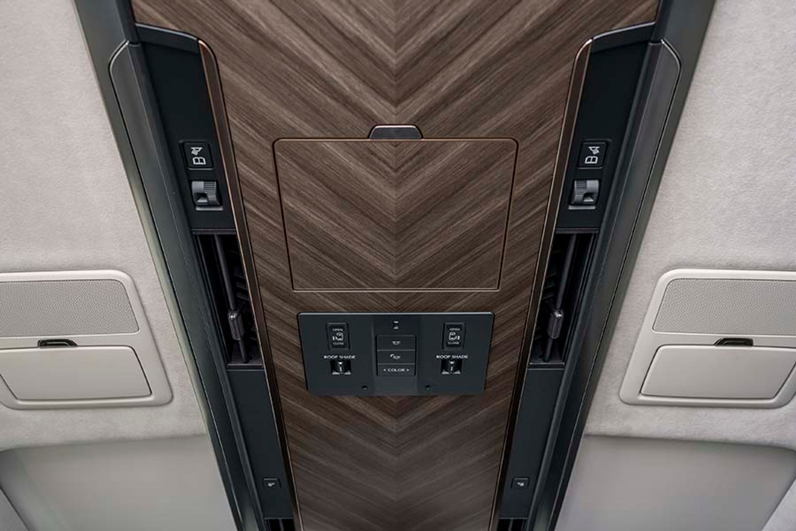 Træpanelerne er ikke af træ.