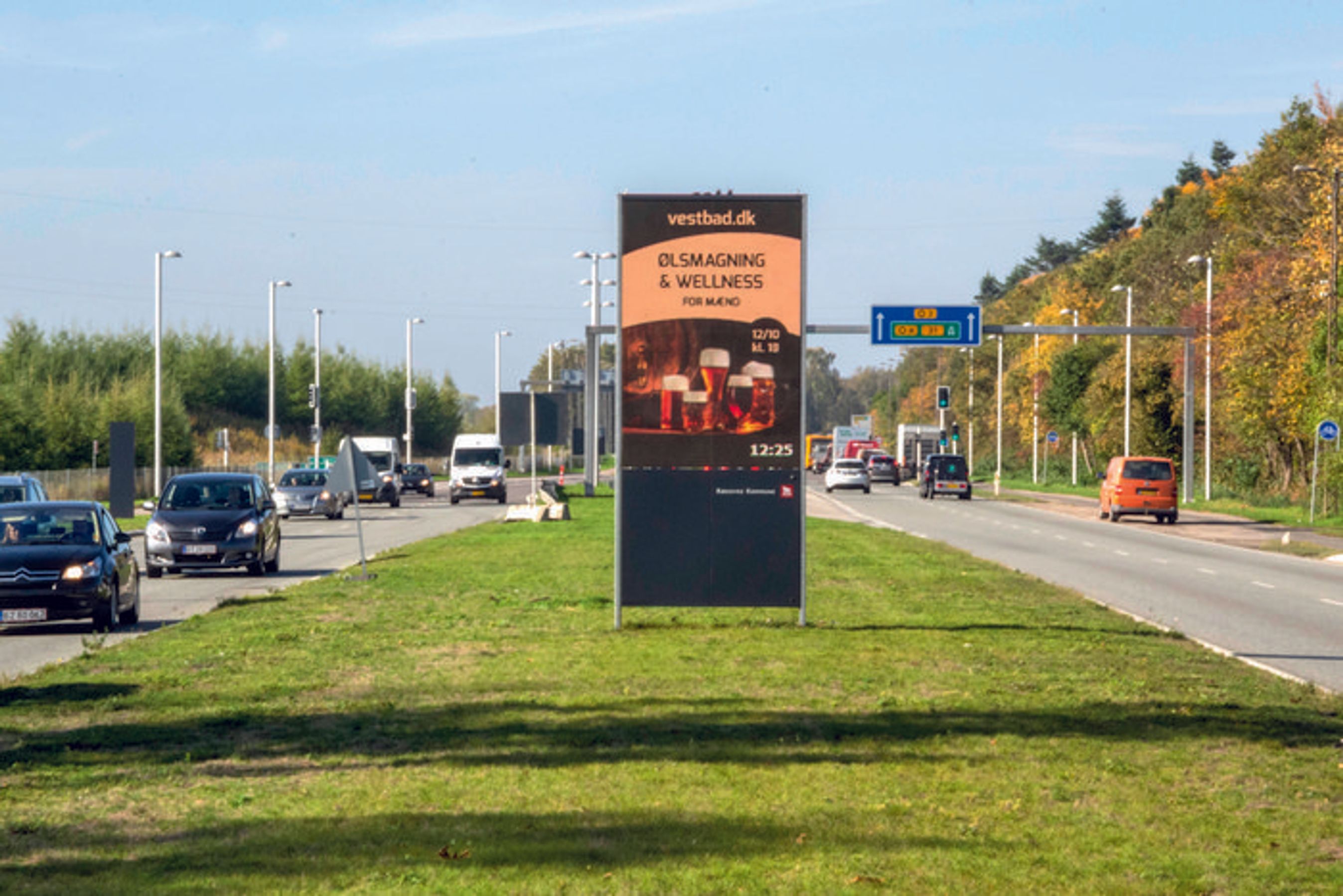 Lokale reklamer er centralt placeret ved Jyllingevej i Rødovre