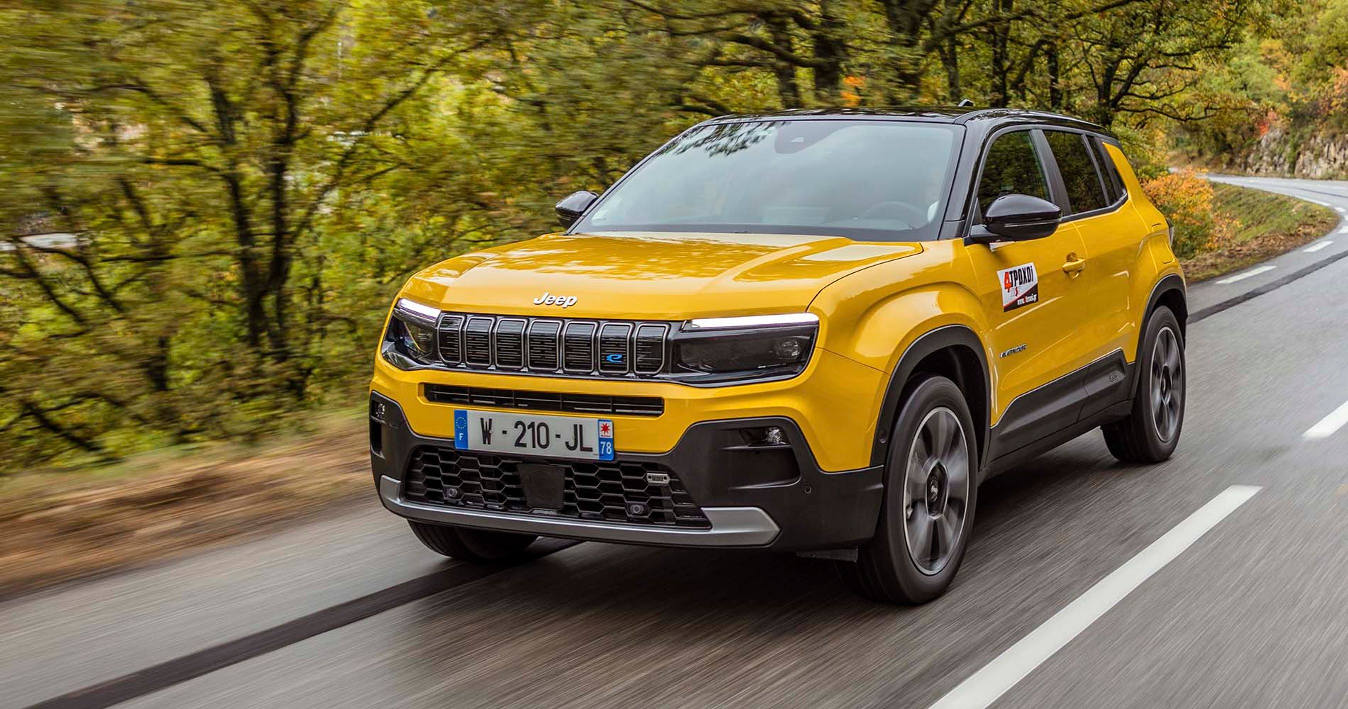 Jeep Avenger set forfra