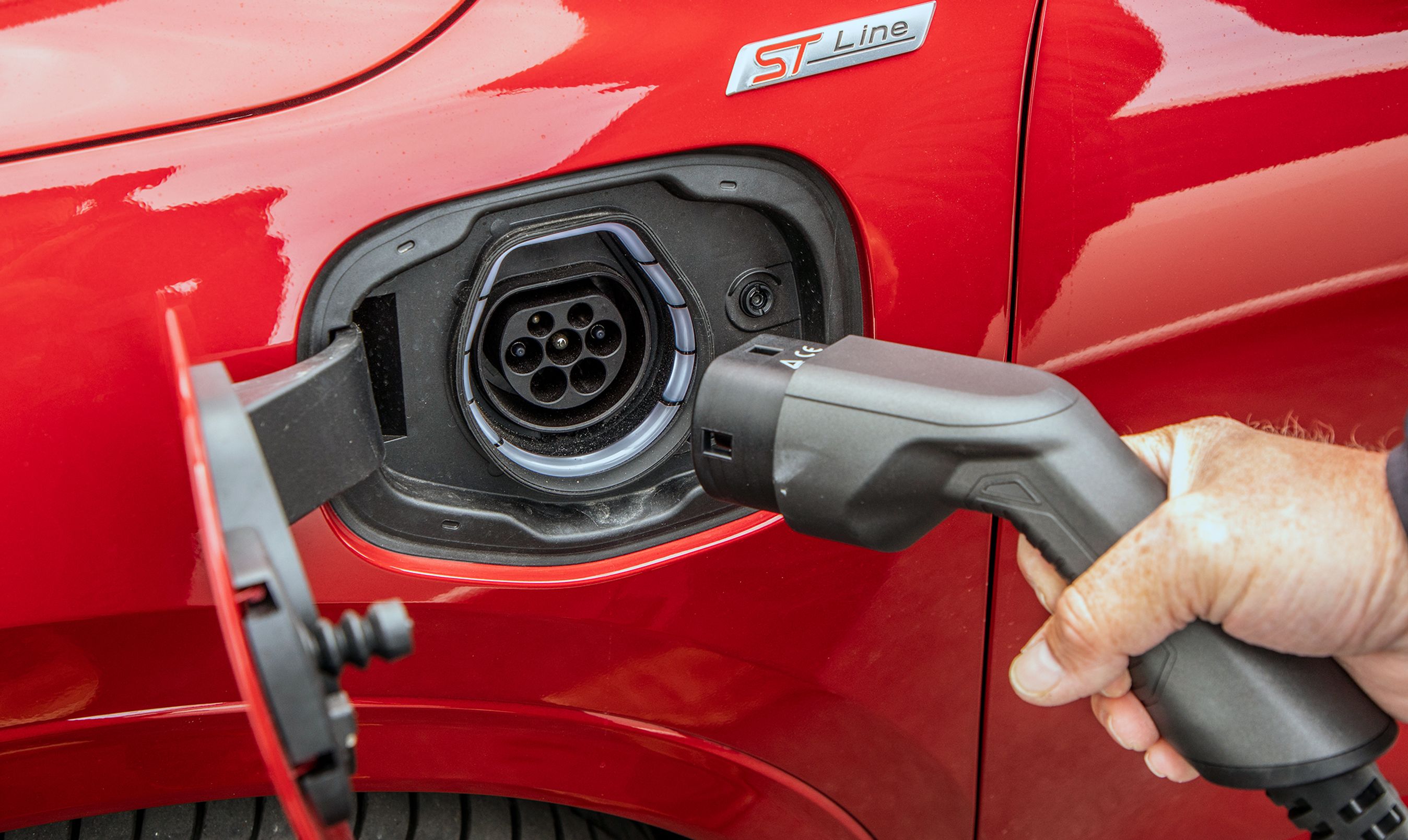 Biler med stik udgør nu 9 procent af det danske bilsalg.