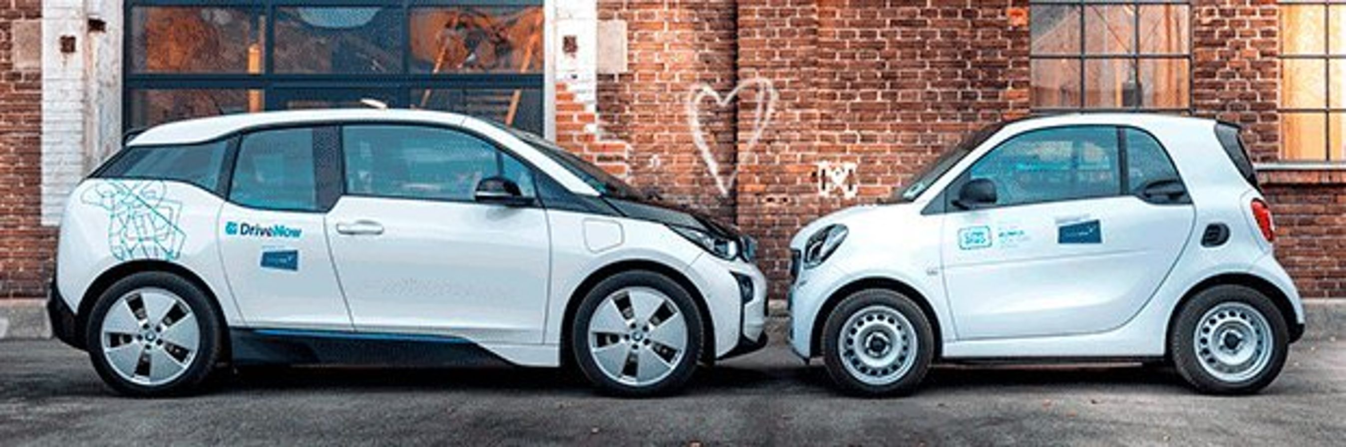 Drive Now og Car2Go bliver nu til det fælles mærke Share Now. Drive Now bruger i Danmark især BMW i3, mens Car2Go mest er Smart Fortwo foruden nogle mindre Mercedes-modeller.