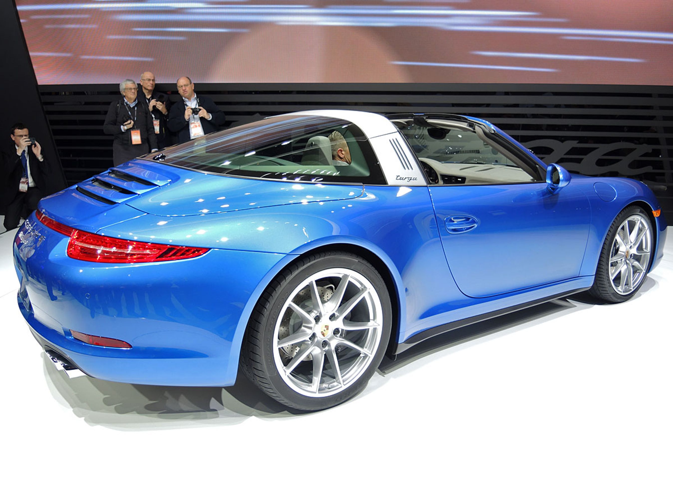 911 Targa har panoramabagrude, som går hele vejen rundt uden bageste hjørnestolper.