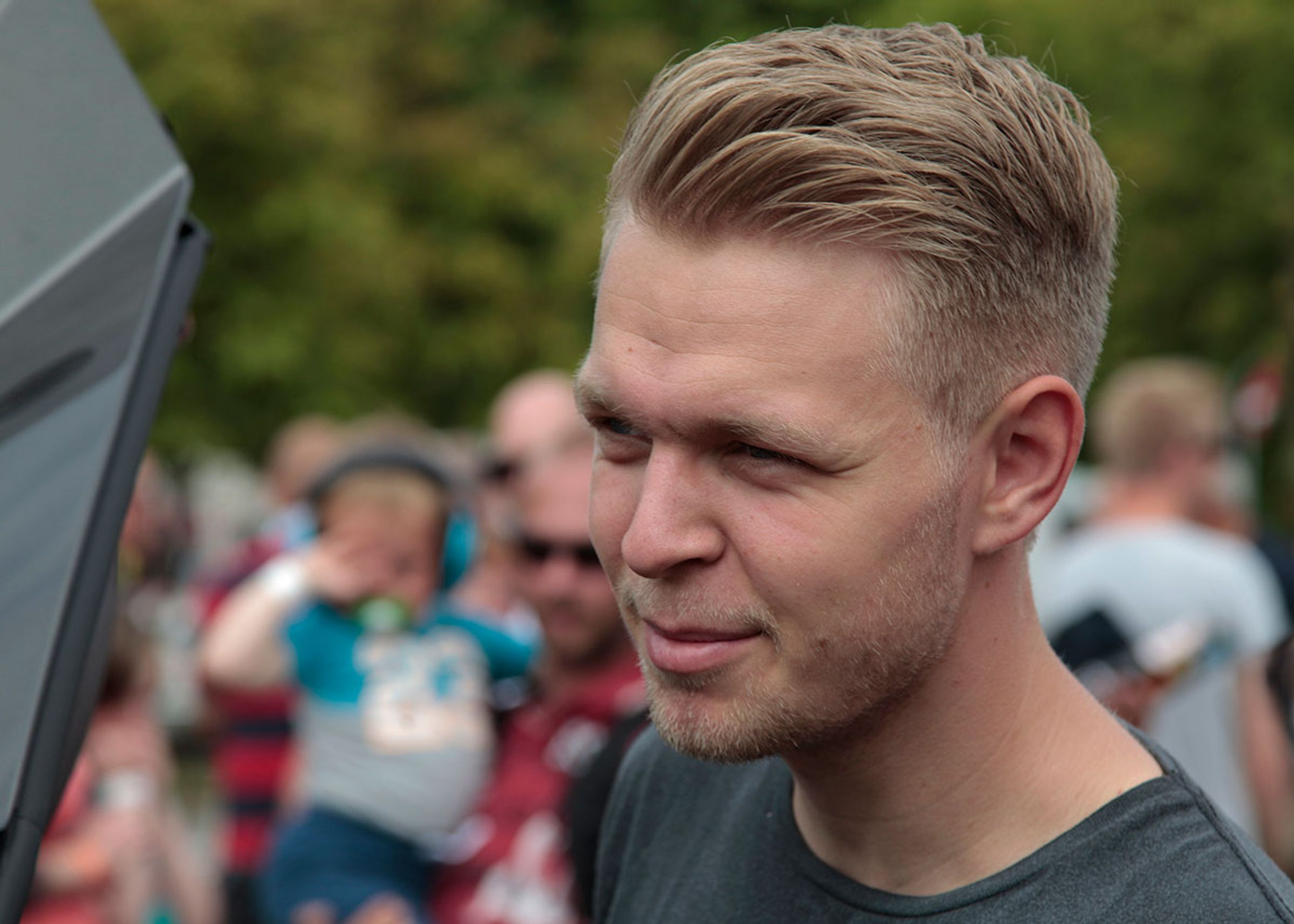 Danmarks absolut førende racerkører Kevin Magnussen, der kører Formel 1 for Haas-teamet stiller op til Race for Riget i en Ferrari 458 GT3 racerbil. Du kan købe en tur med ham eller vælge mellem mange andre spændende kørere og sportsvogne.