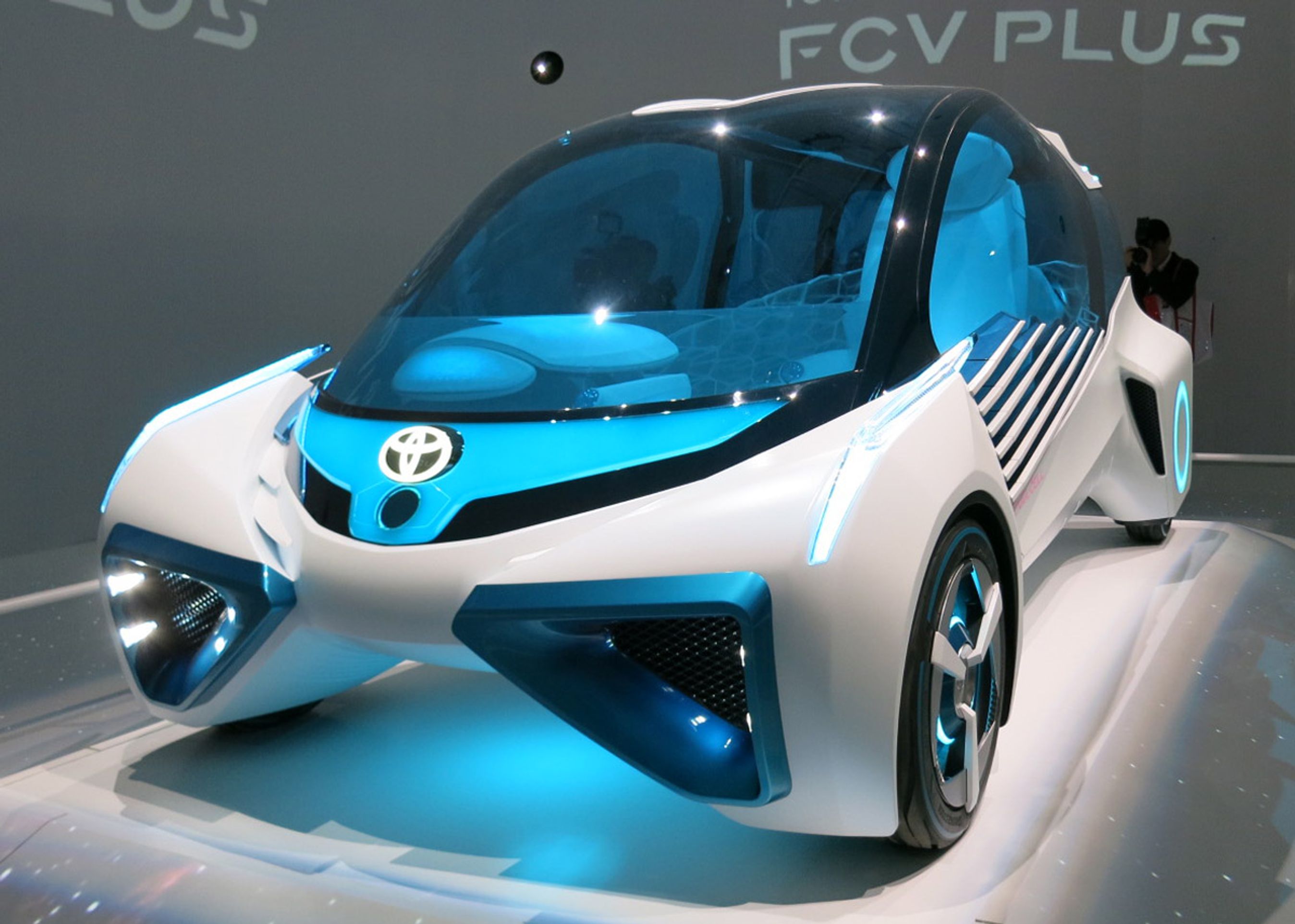 Toyota FCV Plus re et bud på, hvordan brintbiler kan se ud og fungere om to bilgenerationer. Fotos: Søren W. Rasmussen