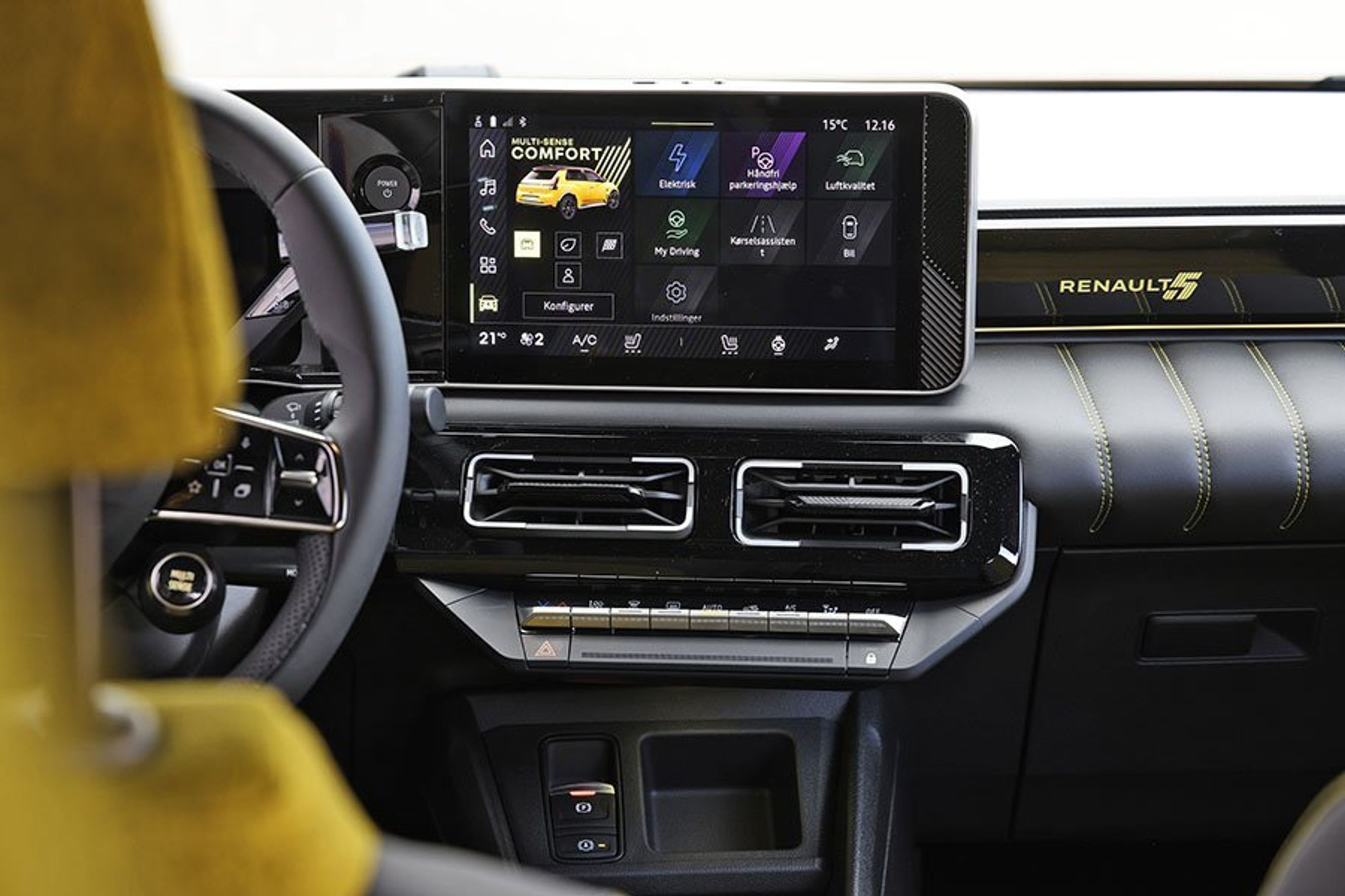 Stor skærm i en Renault 5