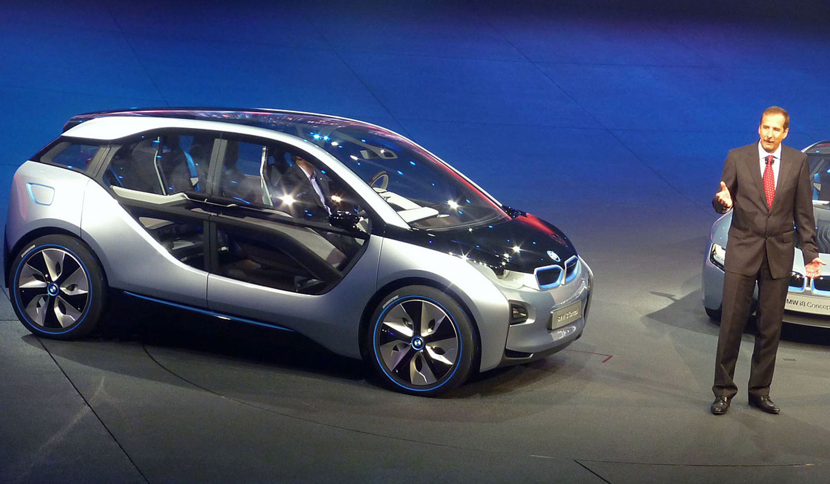 BMW i3 - stadig kun vist som konceptudgave - vil formentlig koste godt 300.000 kr. uden afgift.