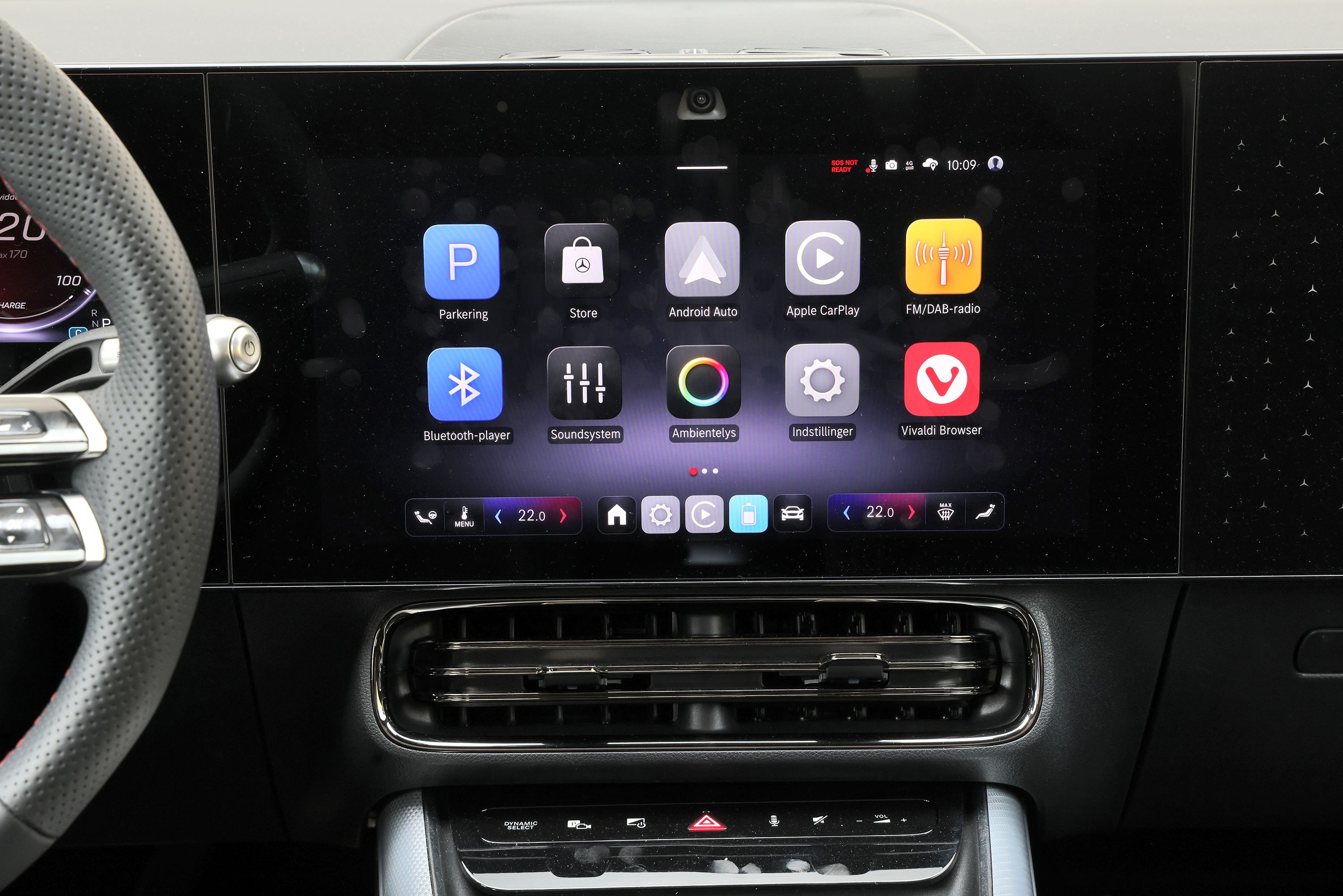 Touchskærmen i en Mercedes-Benz CLA. 