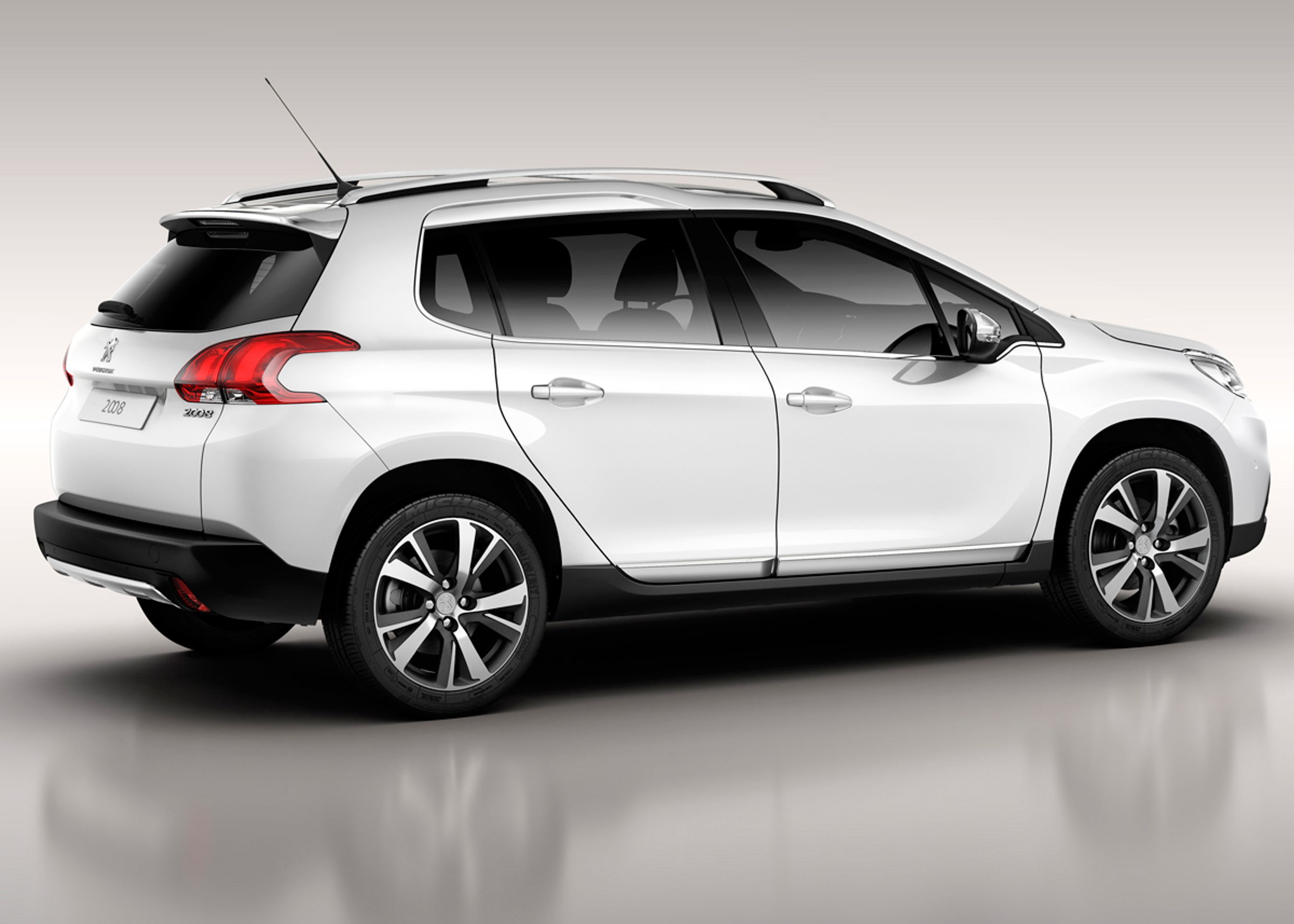 2008 er 4,16 meter lang. Det er 20 cm mere end 208, som den er baseret på.