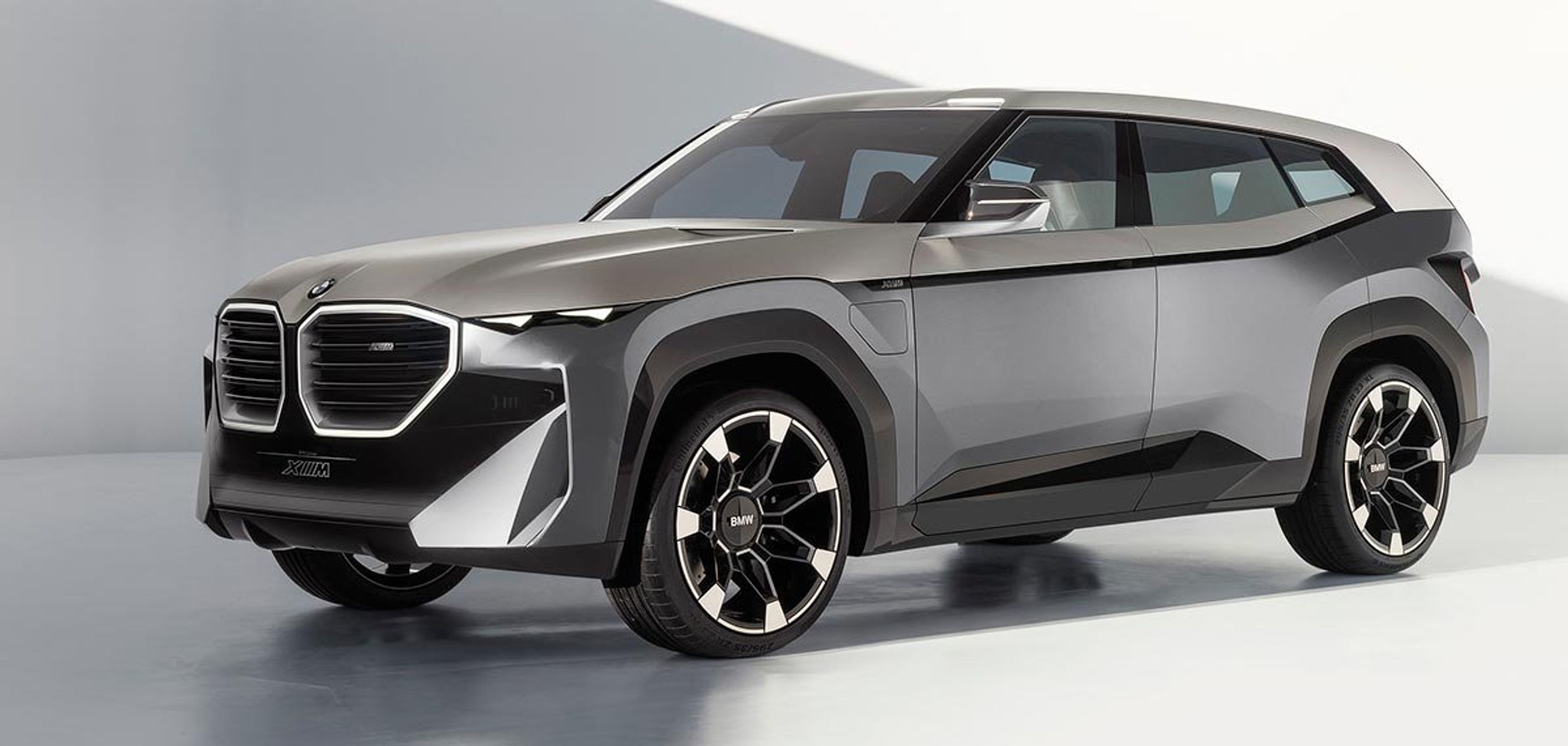 Konceptbilen XM varsler en selvstændig model fra BMW M.