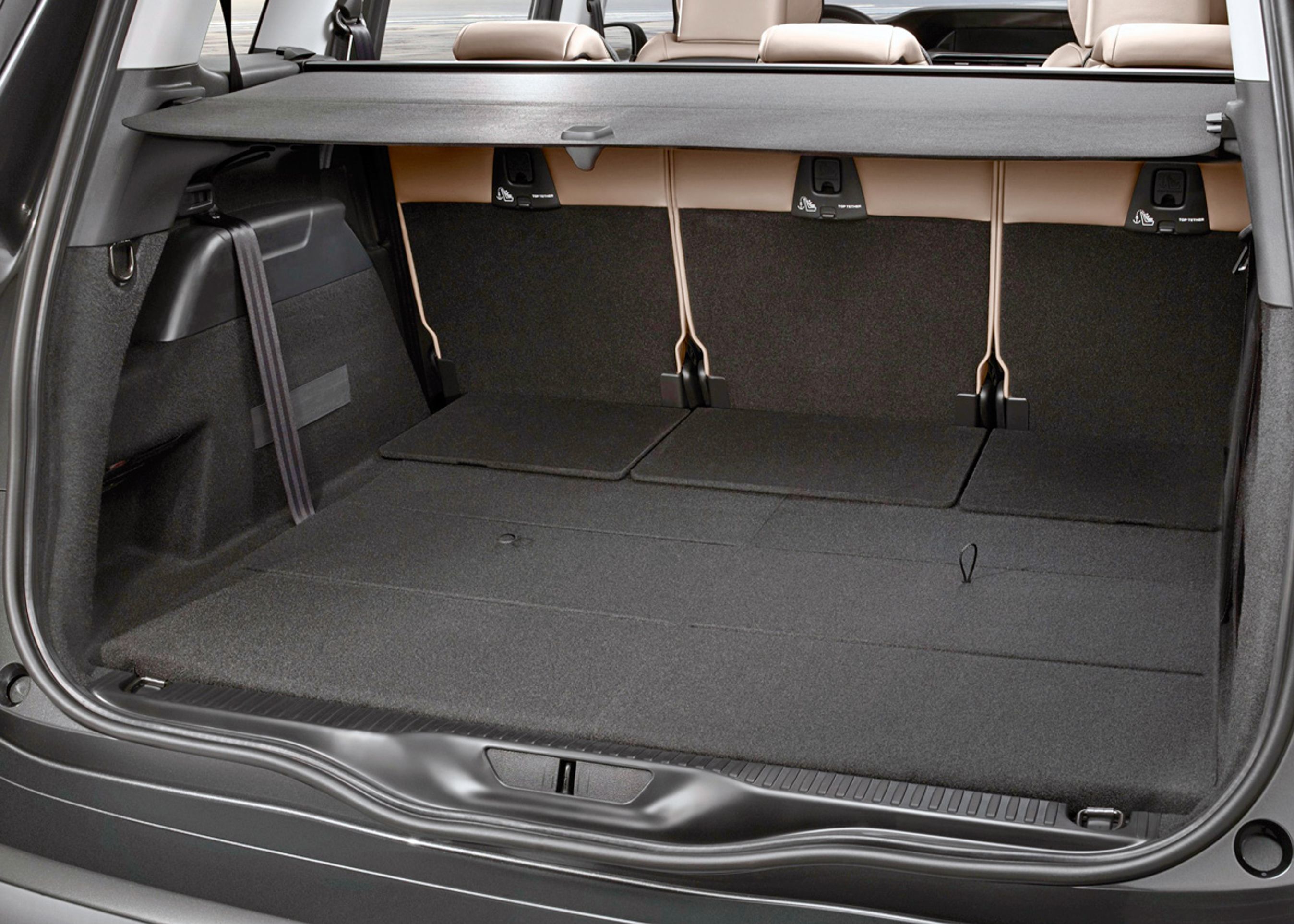 Bagagerummet er vokset til 645-700 liter med tredje række klappet ned.