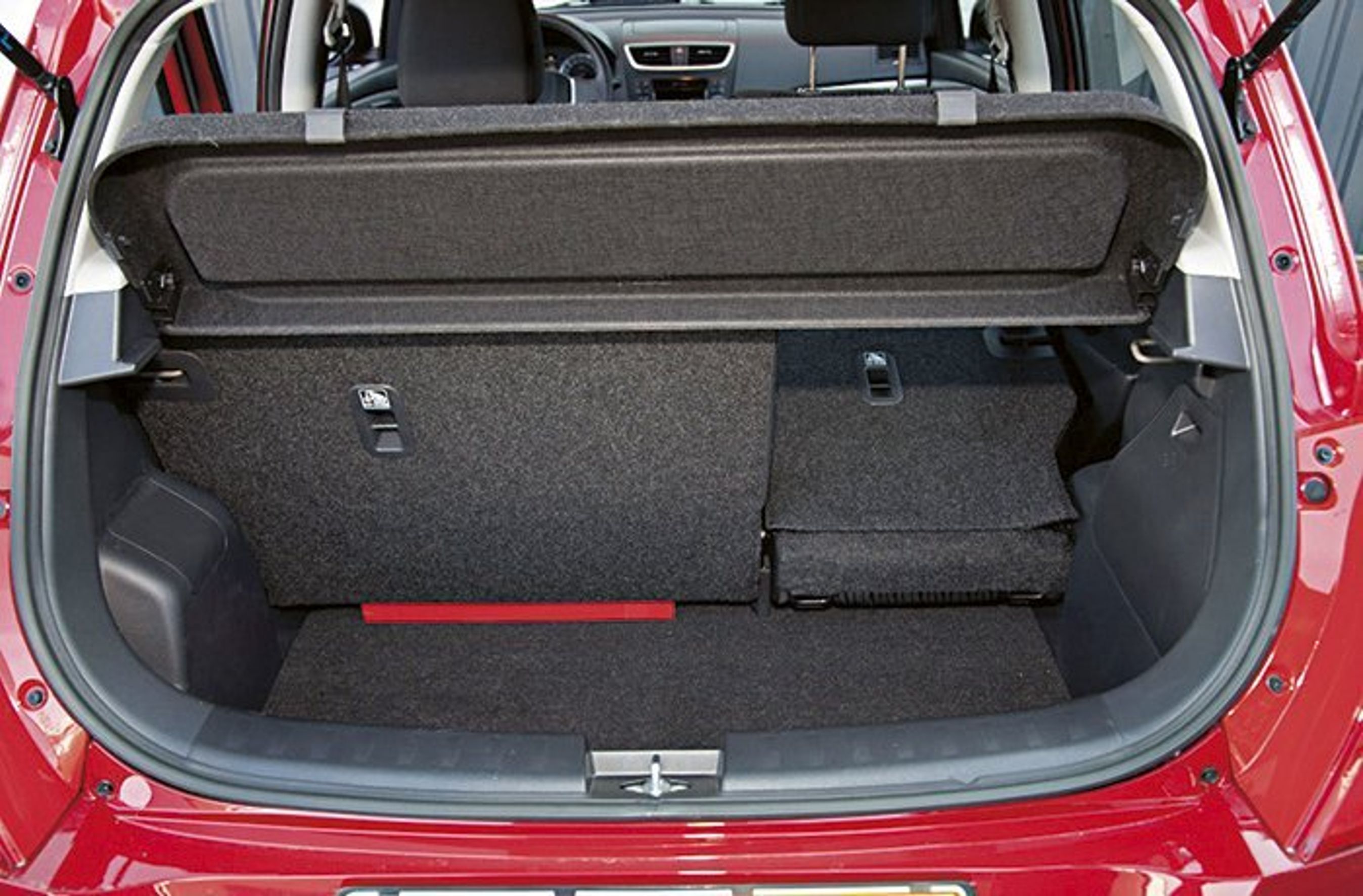 Bagagerummet rummer 211 liter i Suzuki Swift