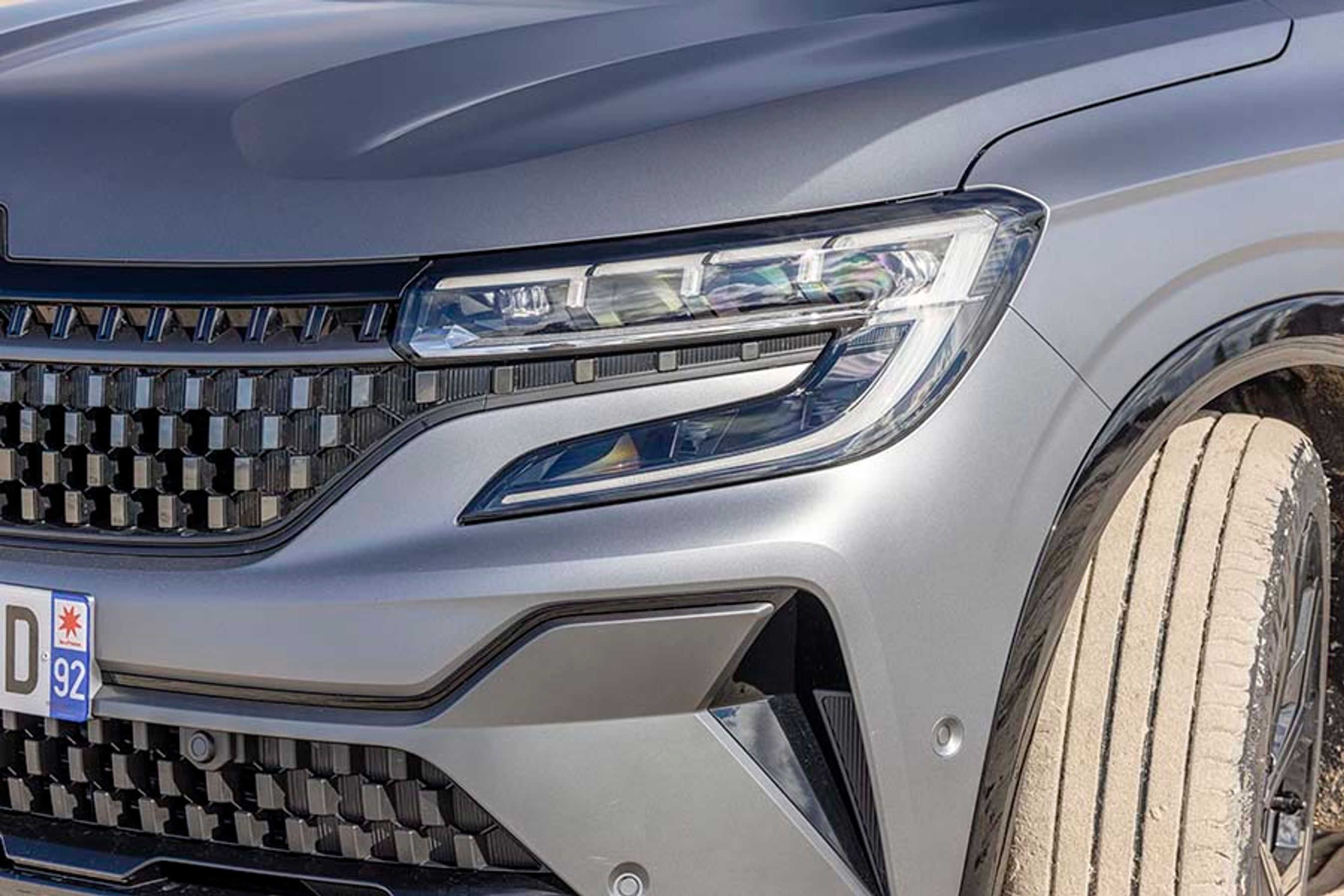 Forlygterne fås som tilvalg med adaptive matrix-lygter.