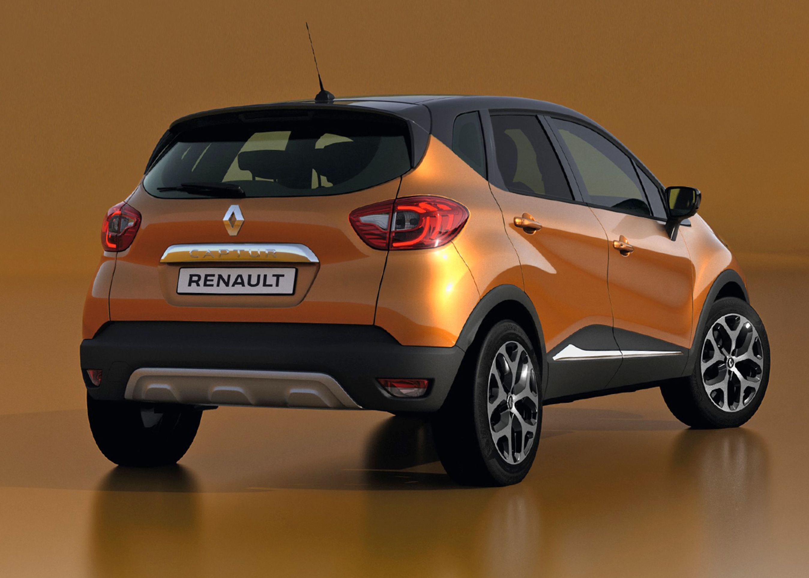 Atacama Orange er en af de nye karrosserifarver til den faceliftede Captur. Foto: Renault