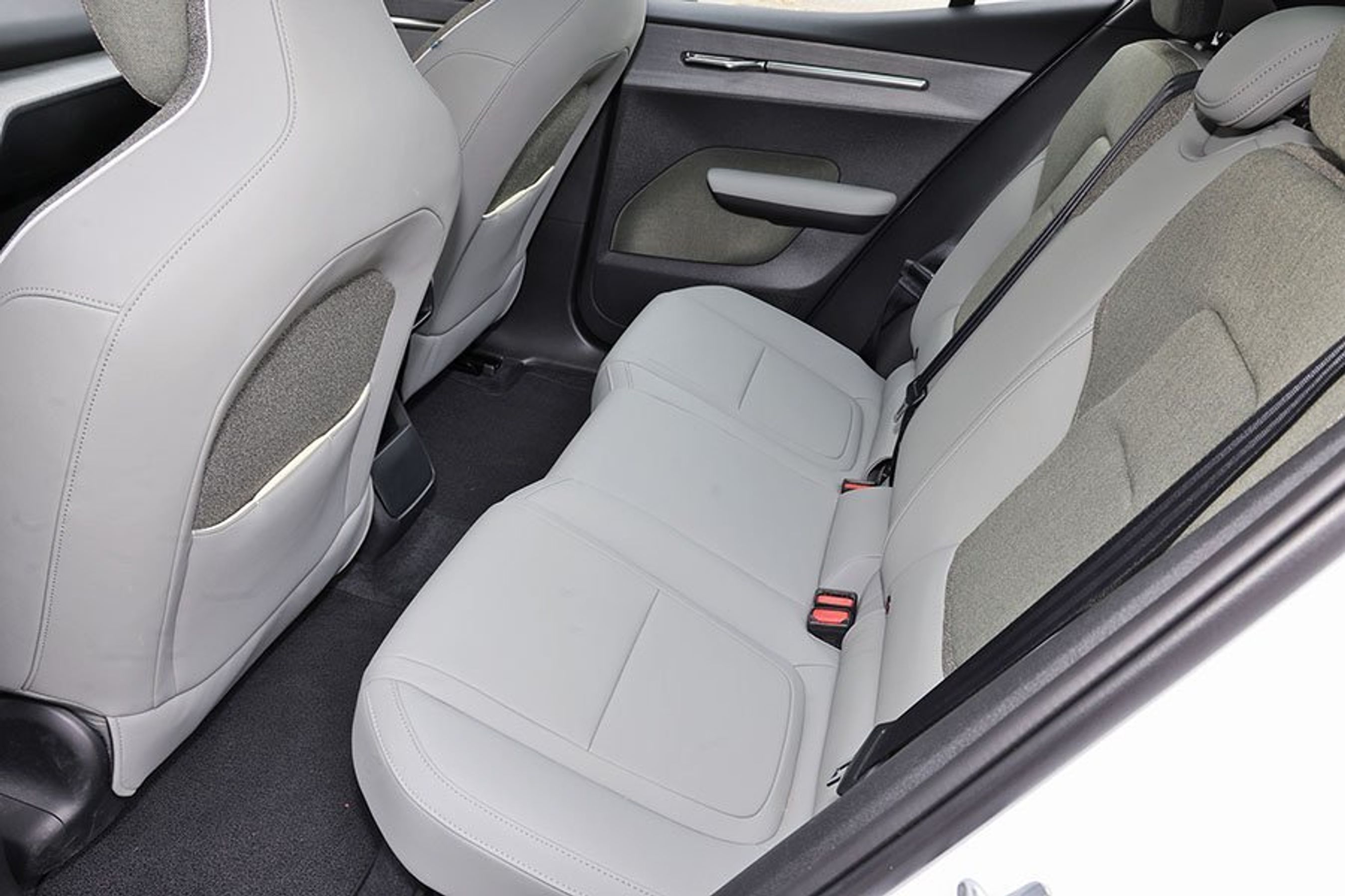 Bagsæde i en Volvo EX30 CC