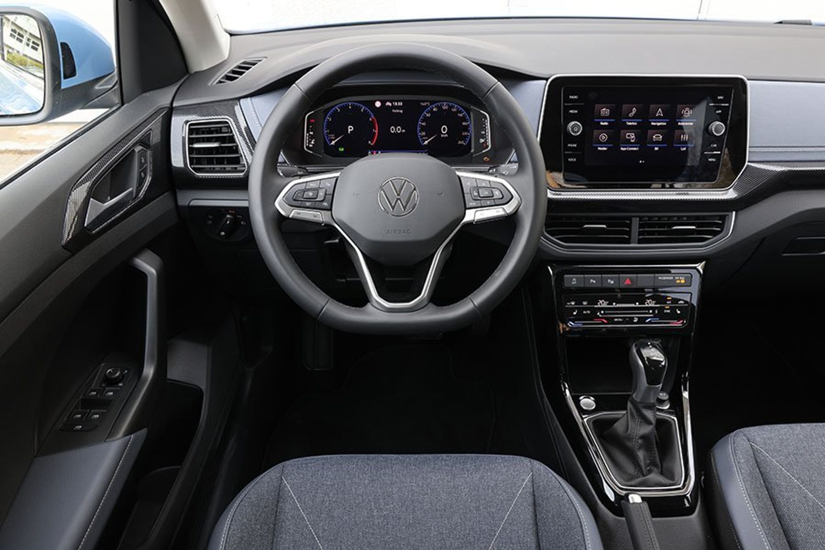 Førerpladsen i en VW T-Cross