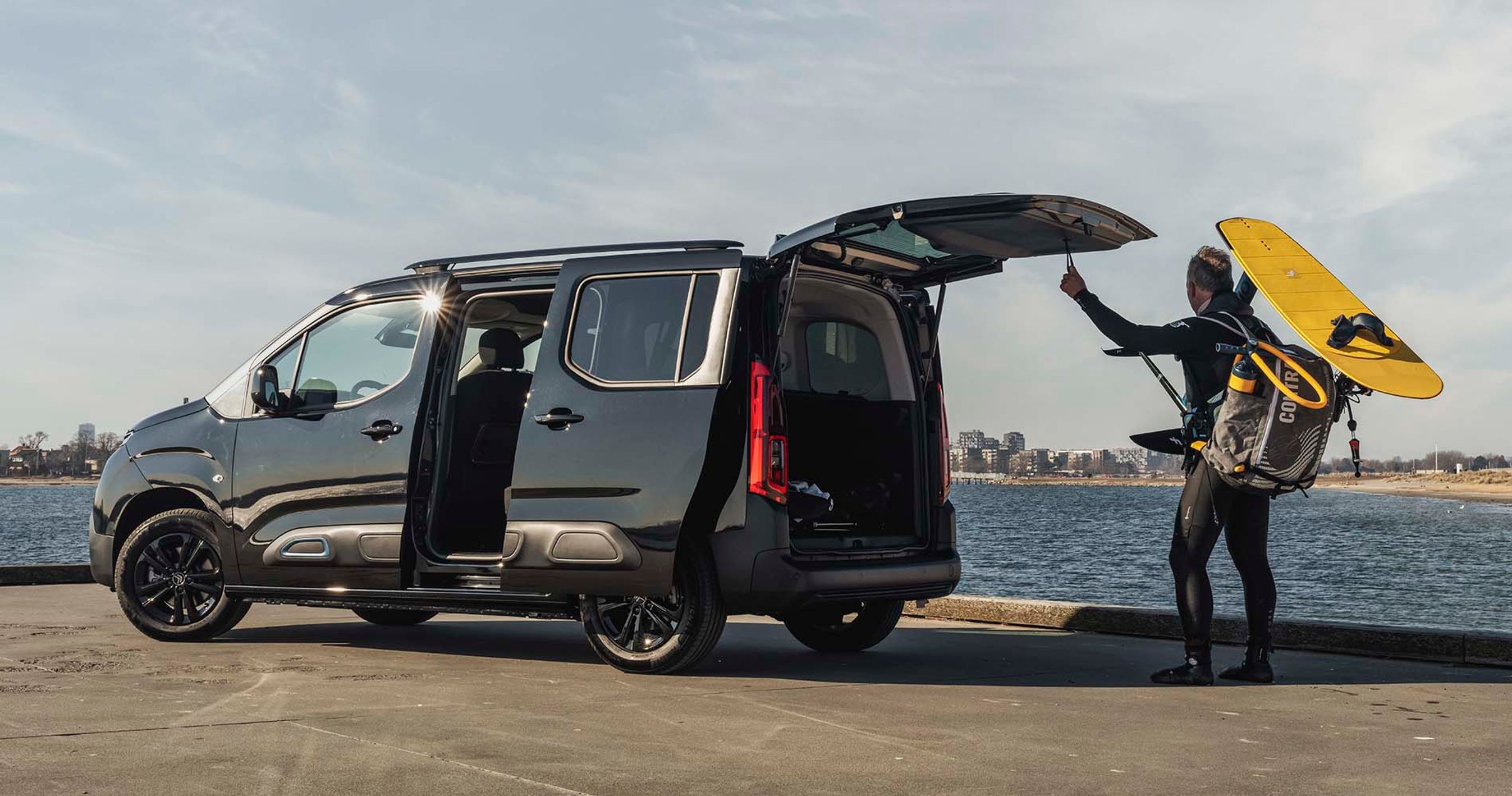 Citroën ë-Berlingo har masser af plads bagi