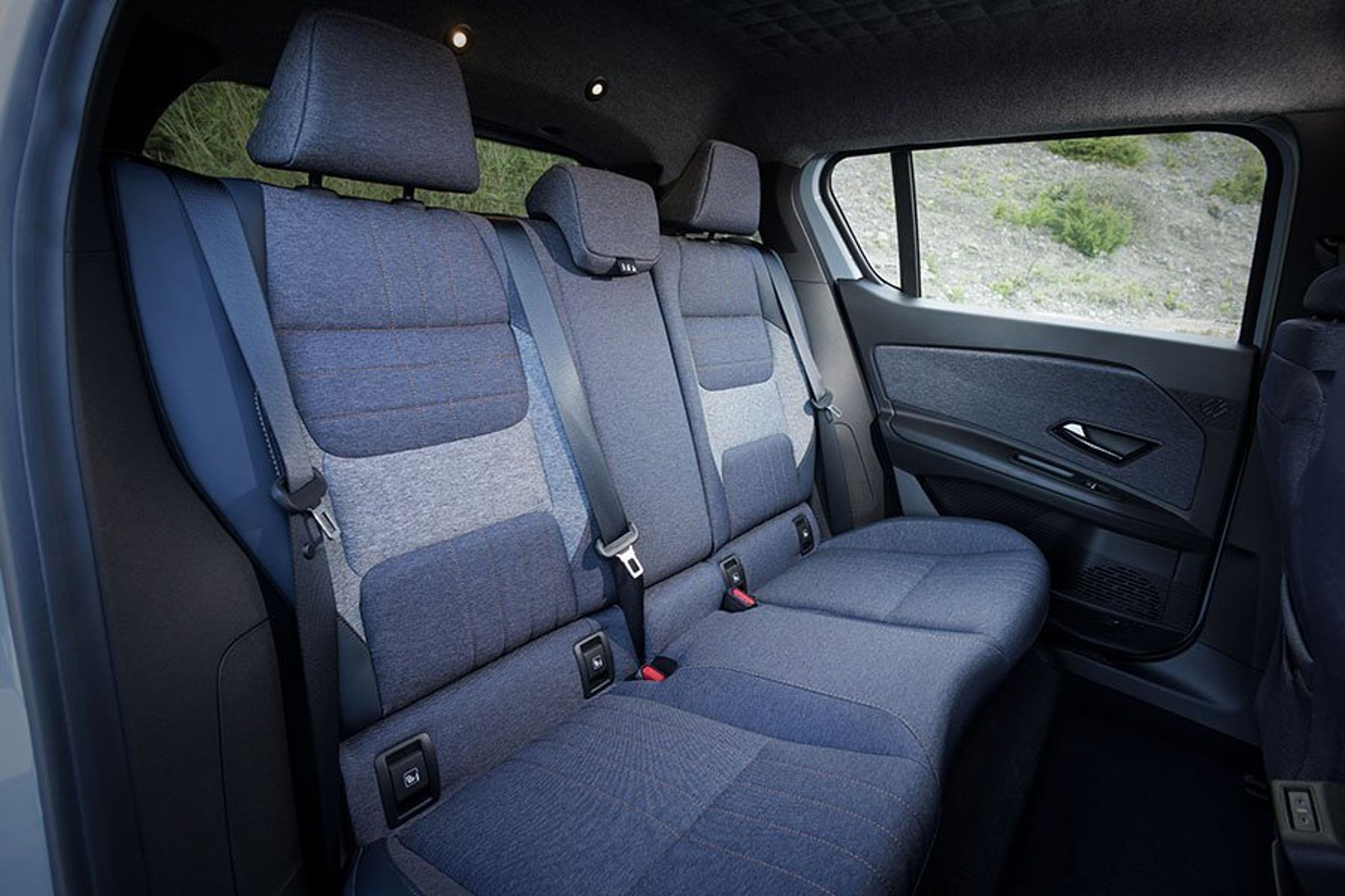 Bagsæder med denimbetræk i en Renault 4