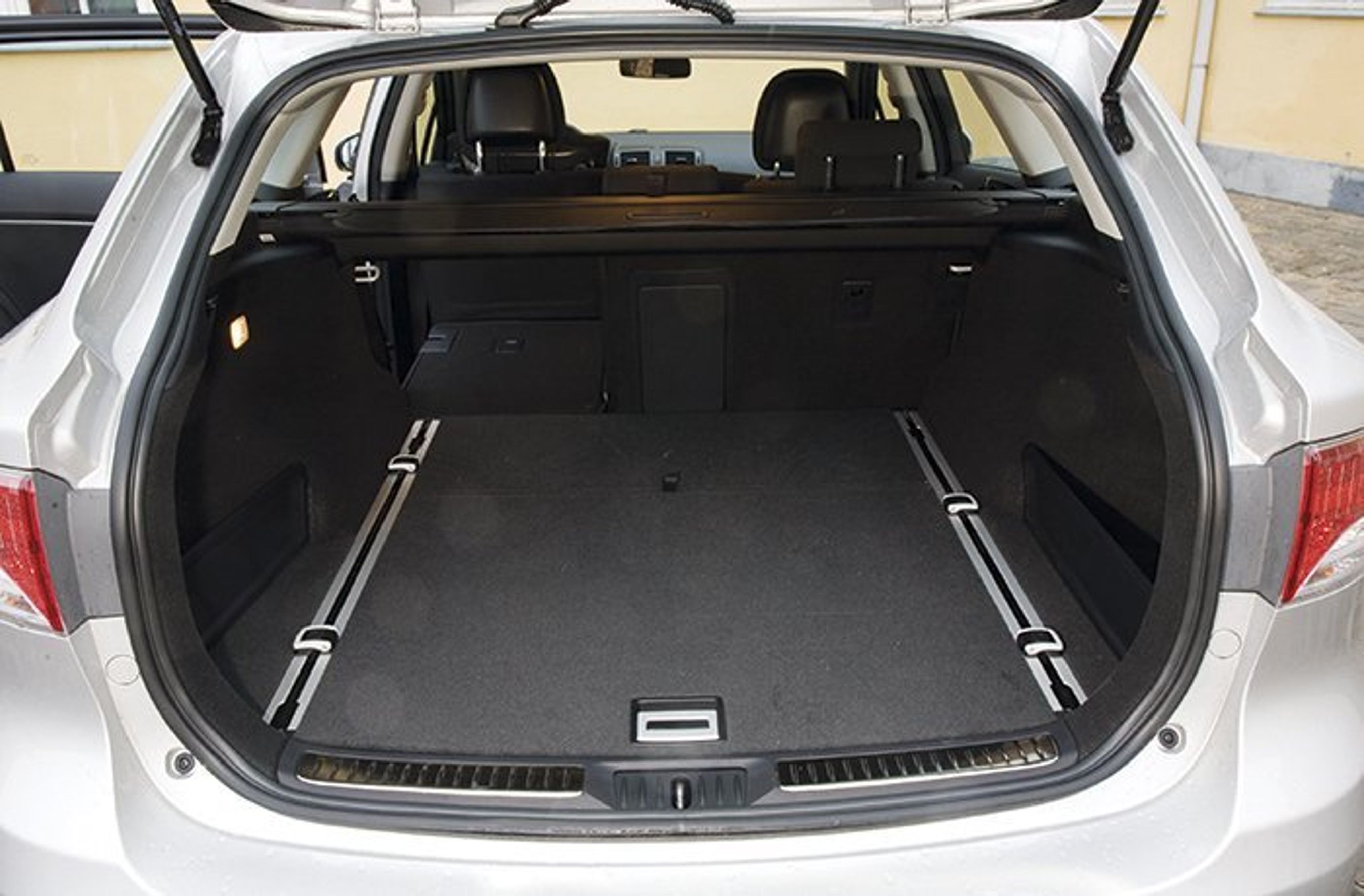 Bagagerummet er langt, men ikke så højt.