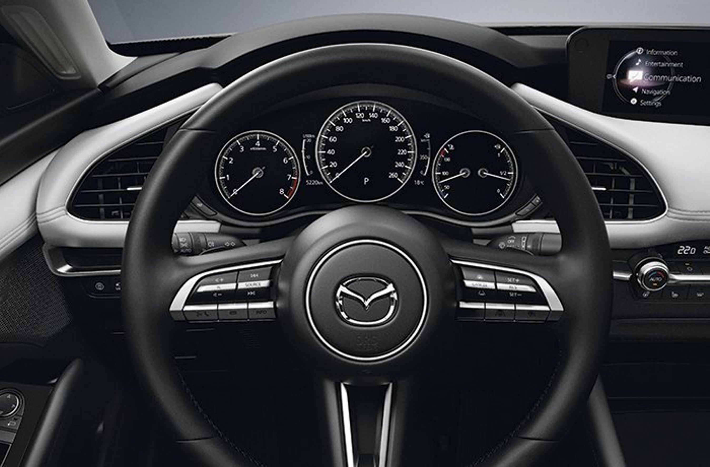 Mazda 3 har fået digitalt speedometer i midten