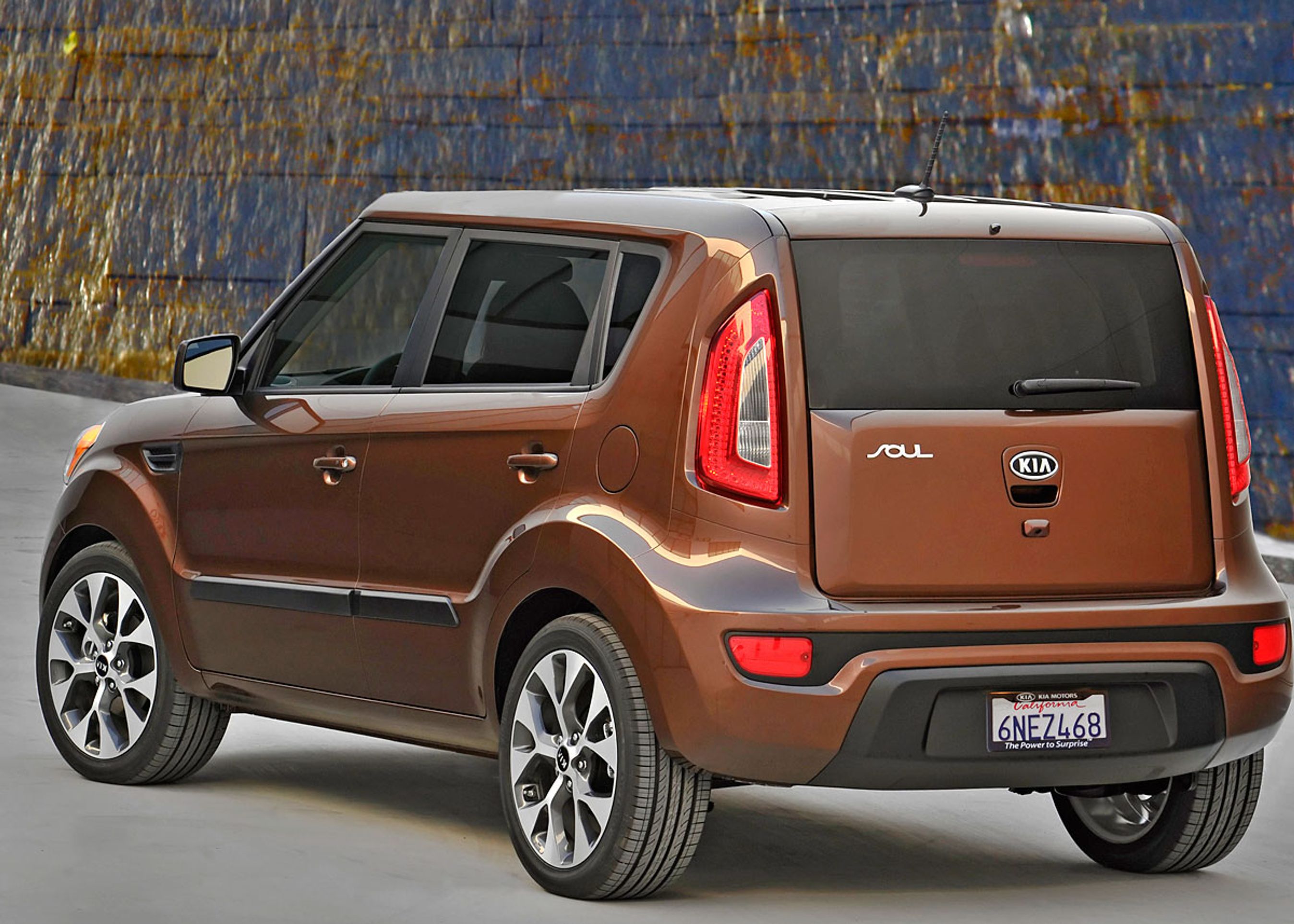 Baglygterne har helt nyt layout og har LED-lygter.