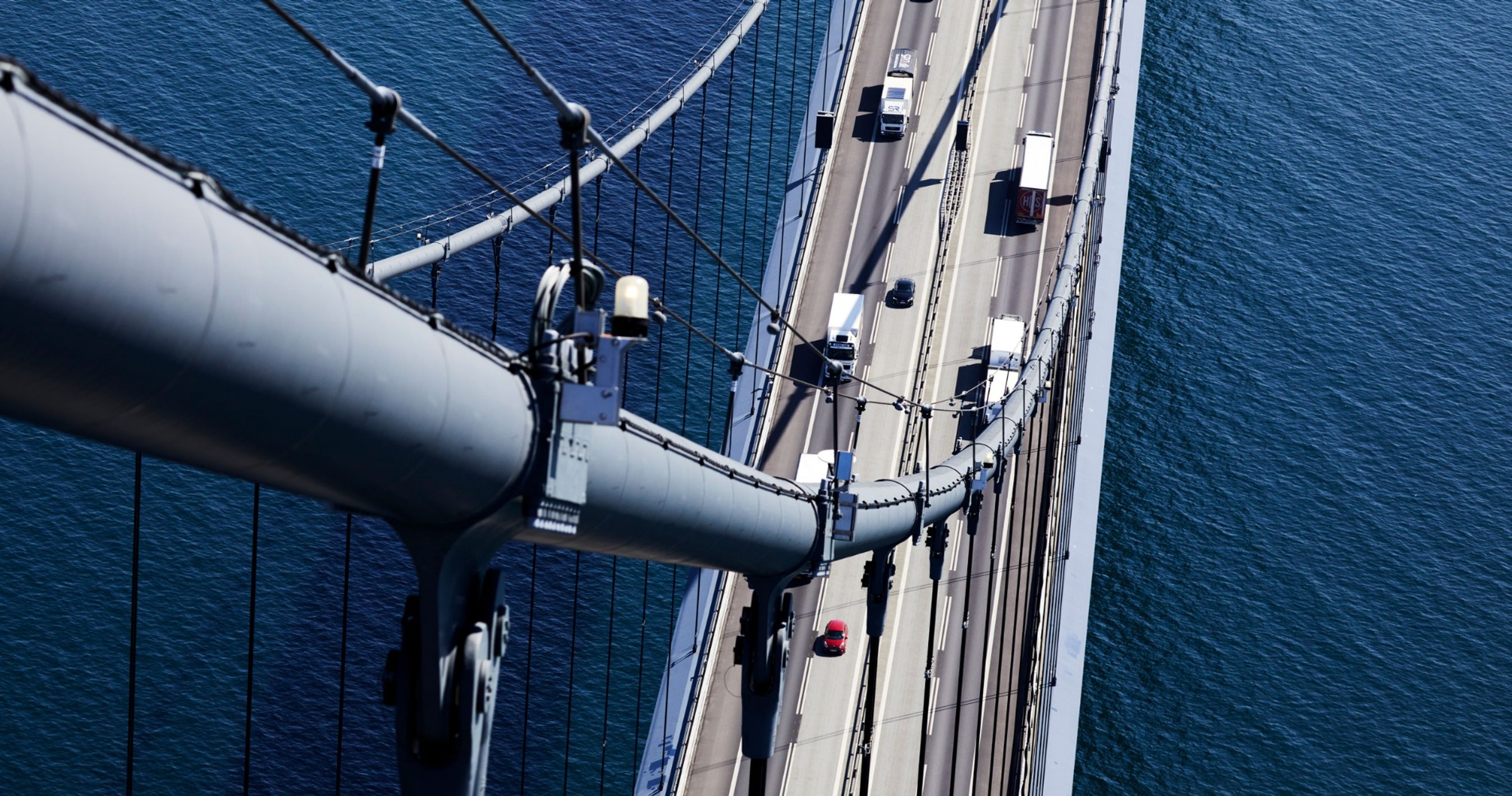 Storebæltsbroen set fra toppen af brotårnet
