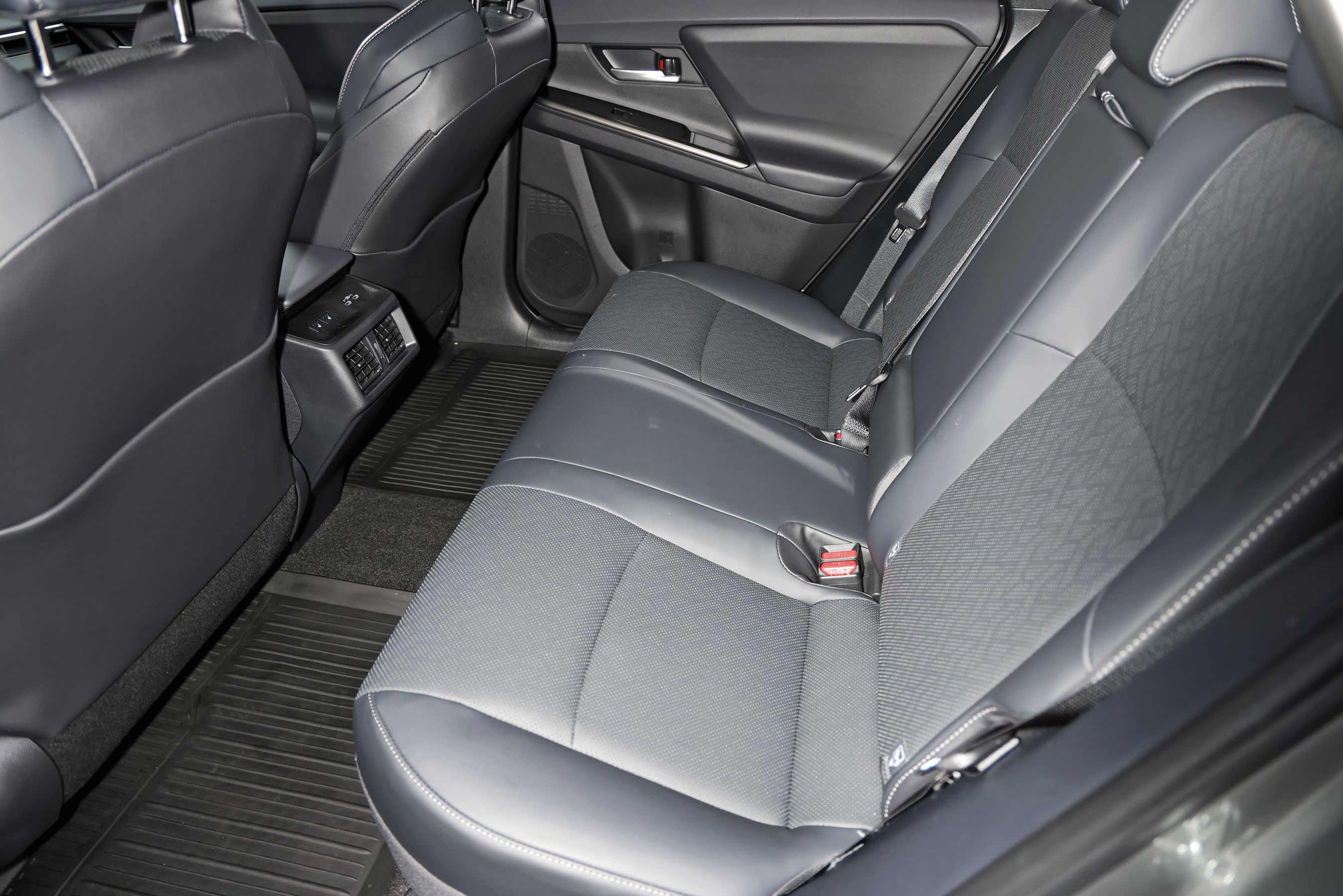 Bagsæde i en Subaru Solterra