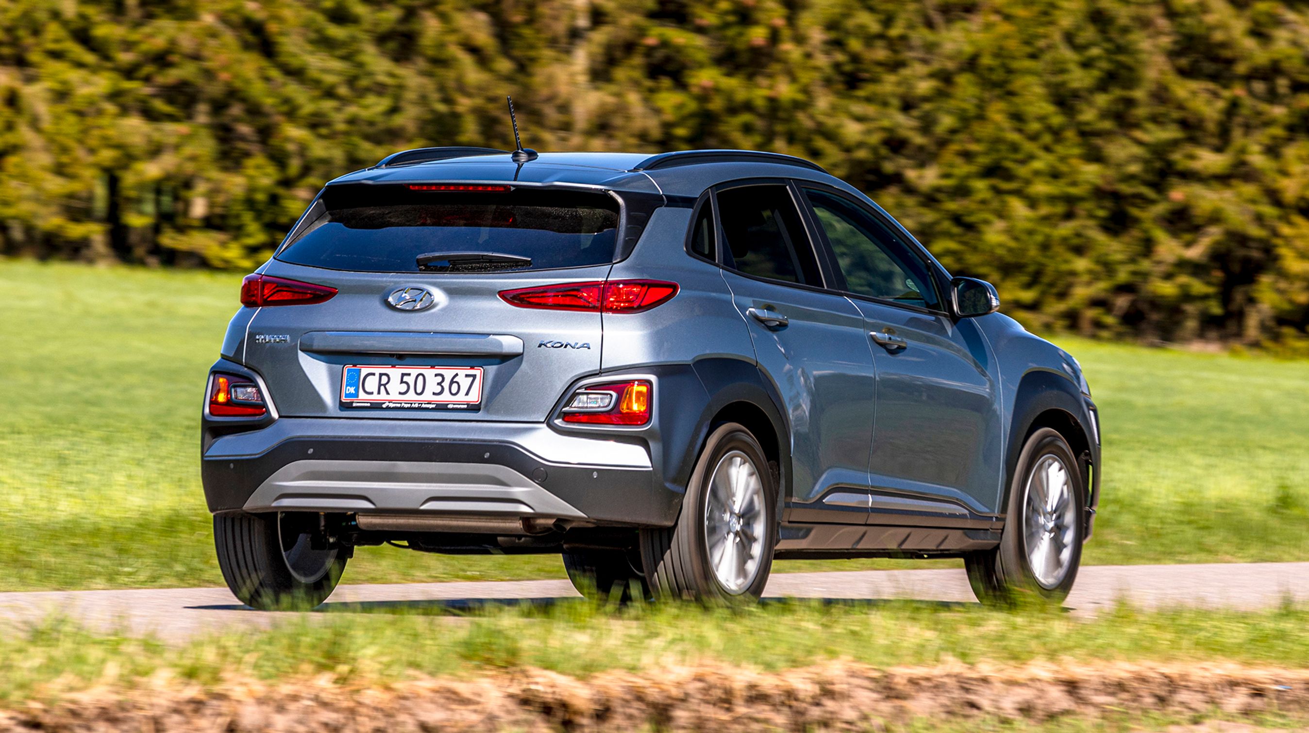 Hyundai Kona har et lidt rodet design med lygter flere steder og brug af mange materialer.