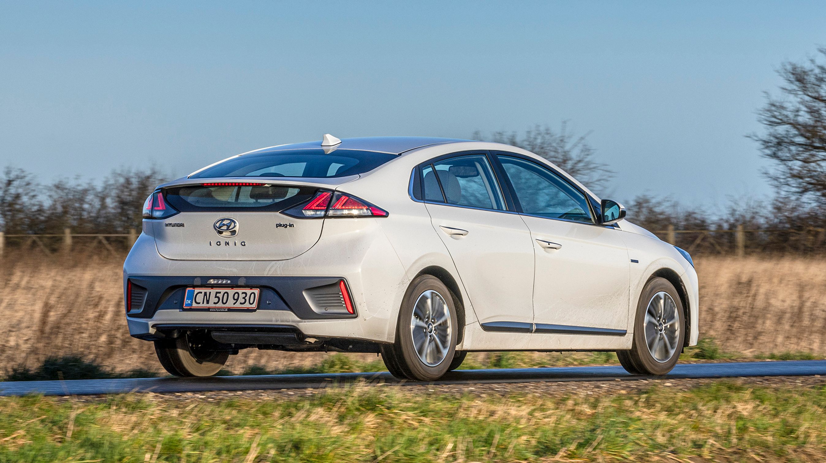 Bilens aerodynamiske form giver bonus, når det handler om benzinforbruget, der viste sig at være ganske lavt.