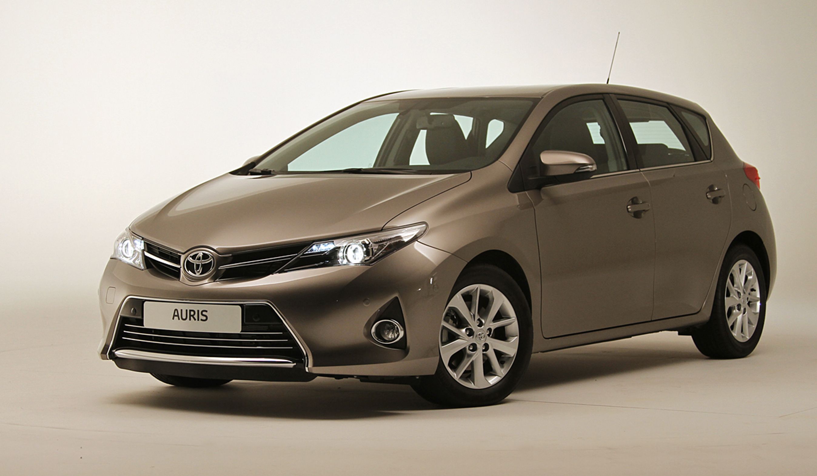 Toyota Auris bliver mere skarp i designet end hidtil.