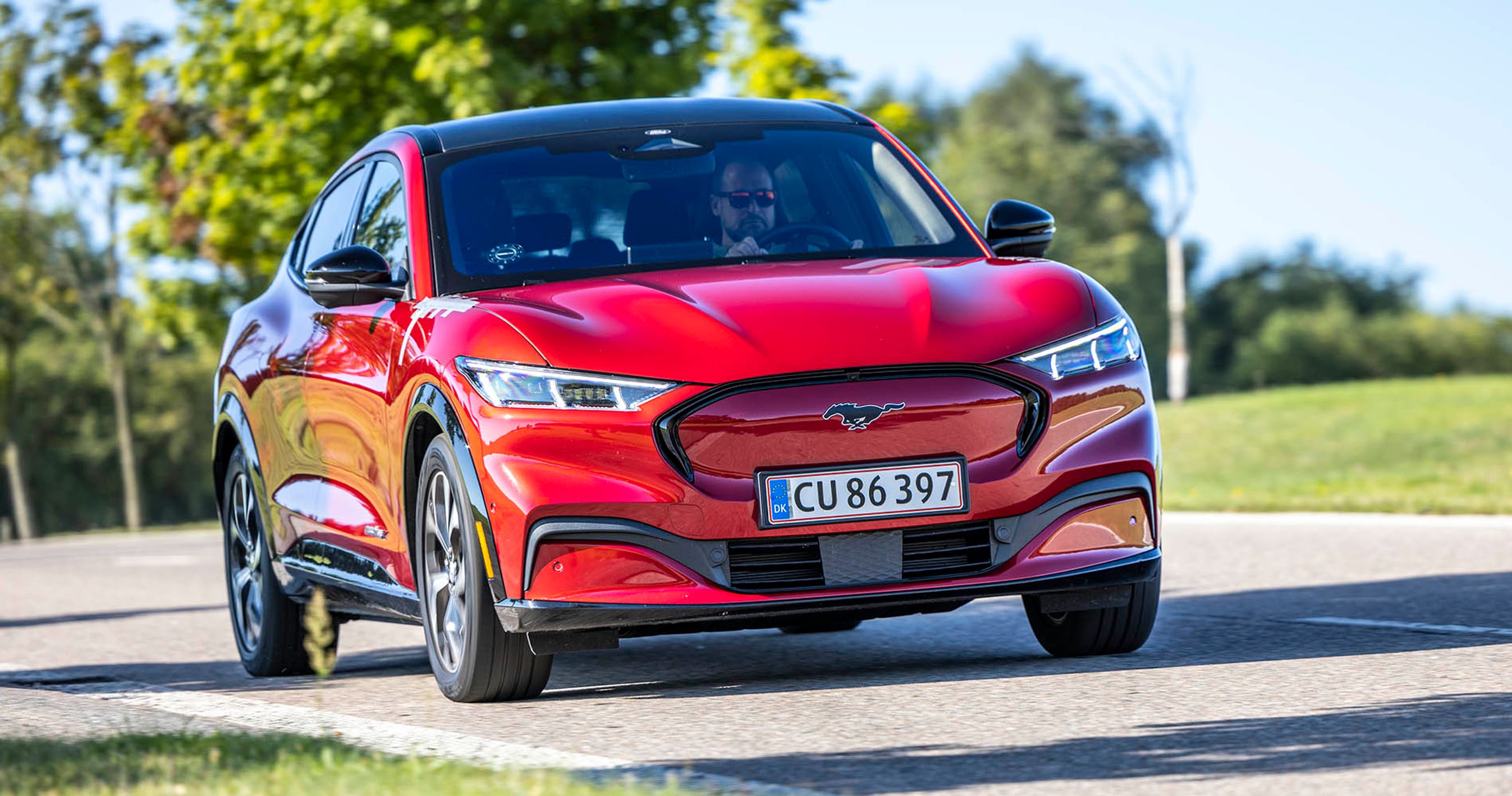 Ford Mustang Mach-E set forfra